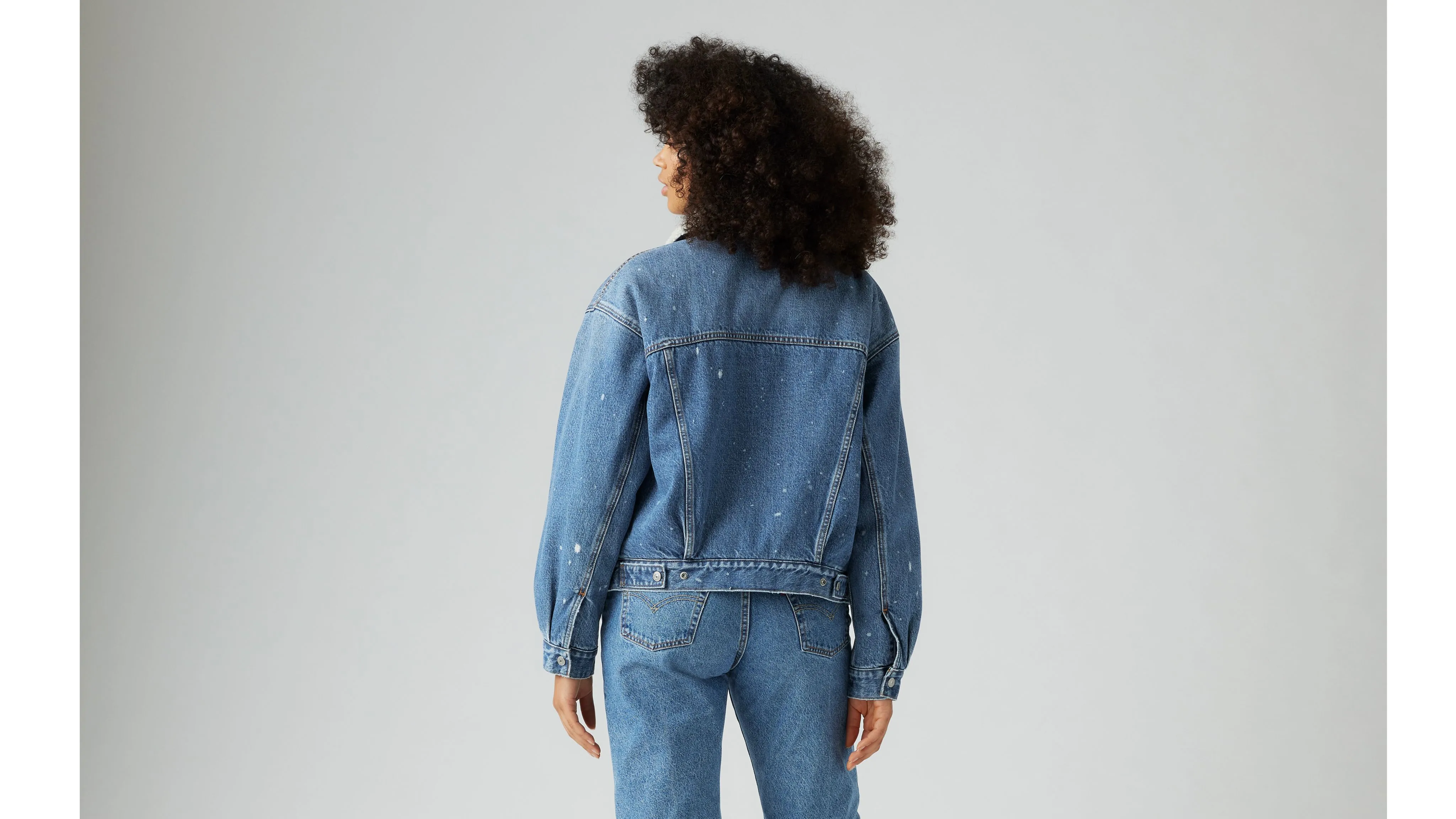 '90s Sherpa Trucker Jacket sold by Levi's product image thumbnail 3