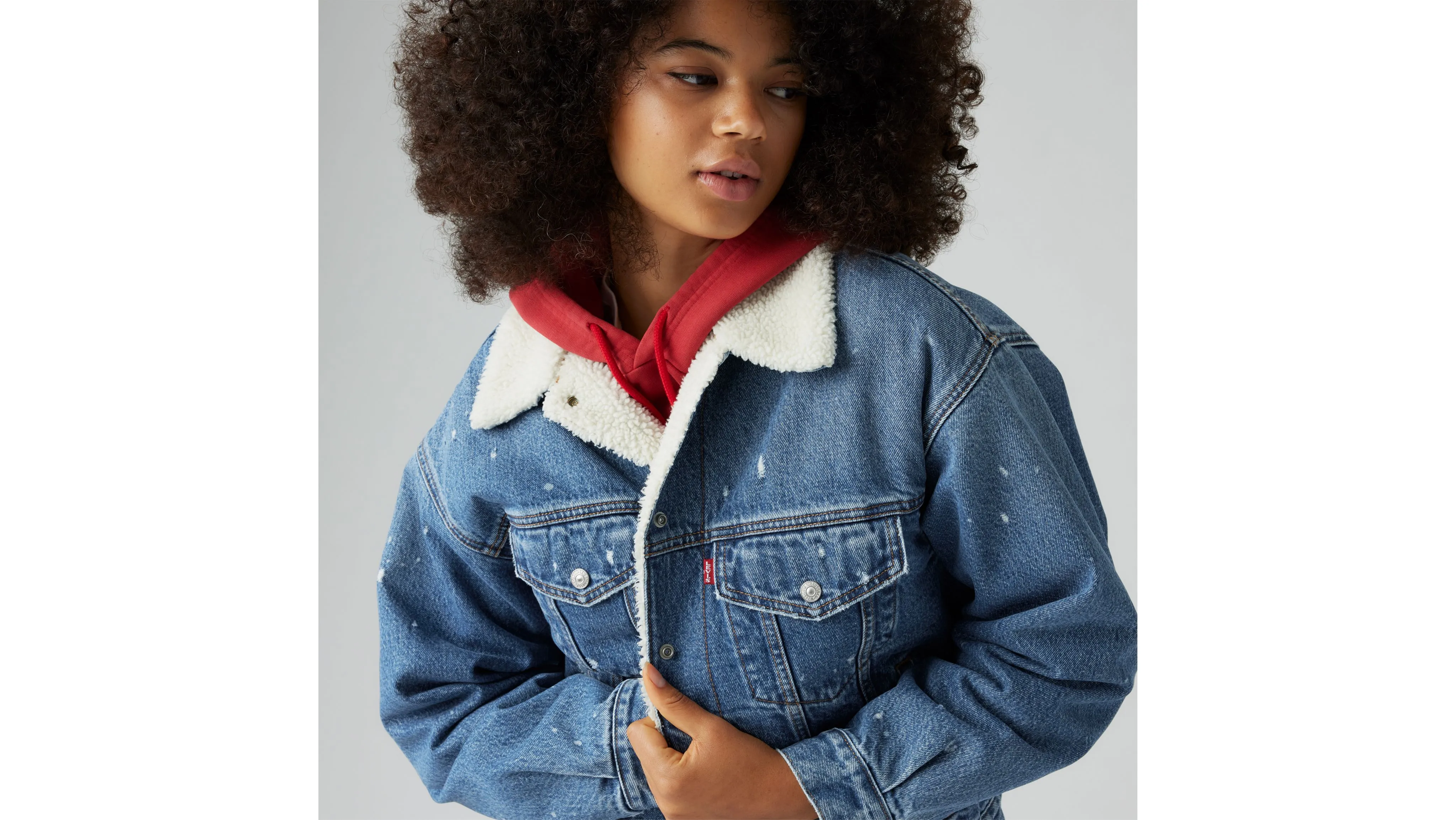 '90s Sherpa Trucker Jacket sold by Levi's product image thumbnail 4