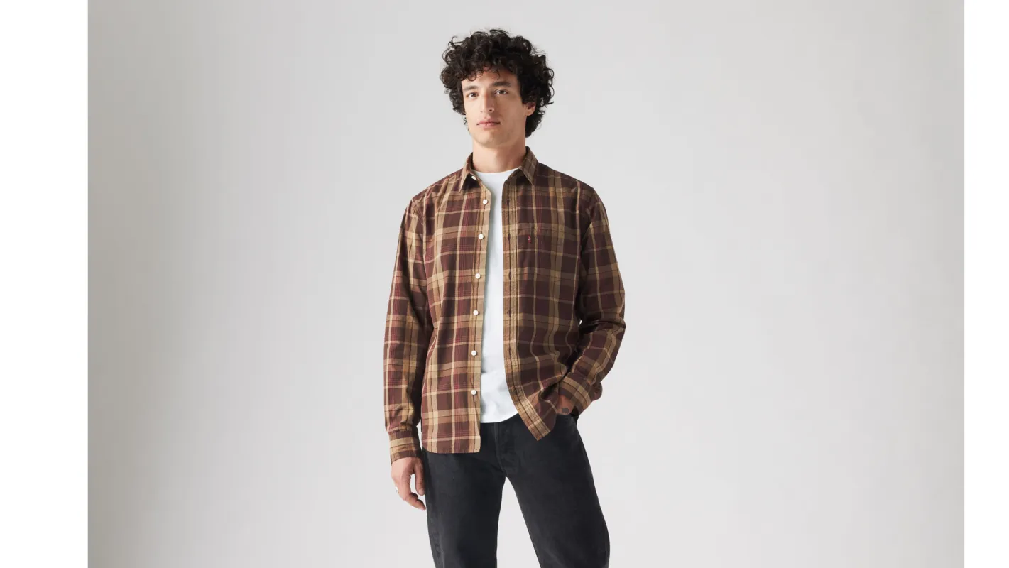 Classic One Pocket Standard Fit Shirt sold by Levi's