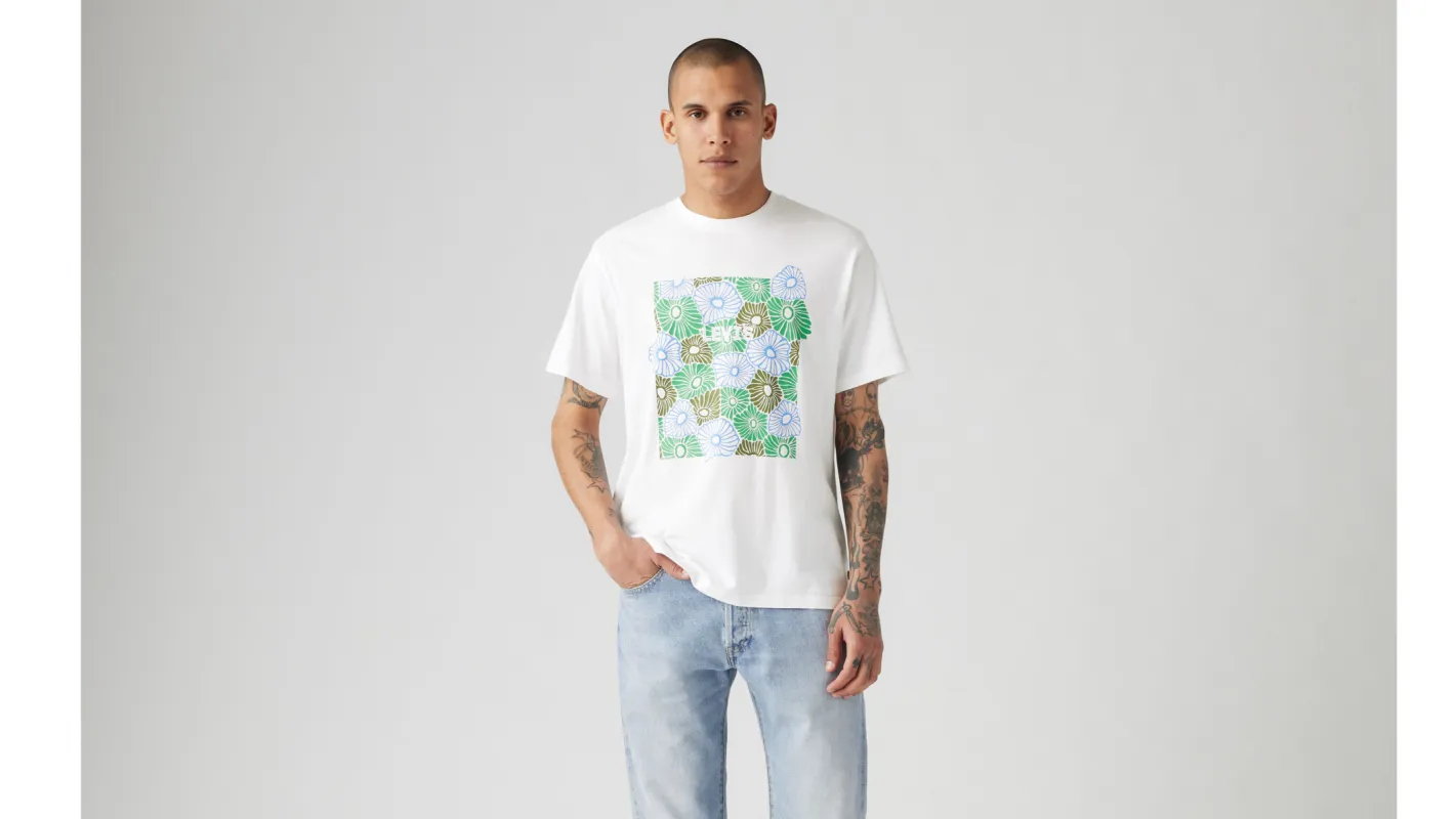 Relaxed Fit Short Sleeve Graphic T-Shirt made by Levi's