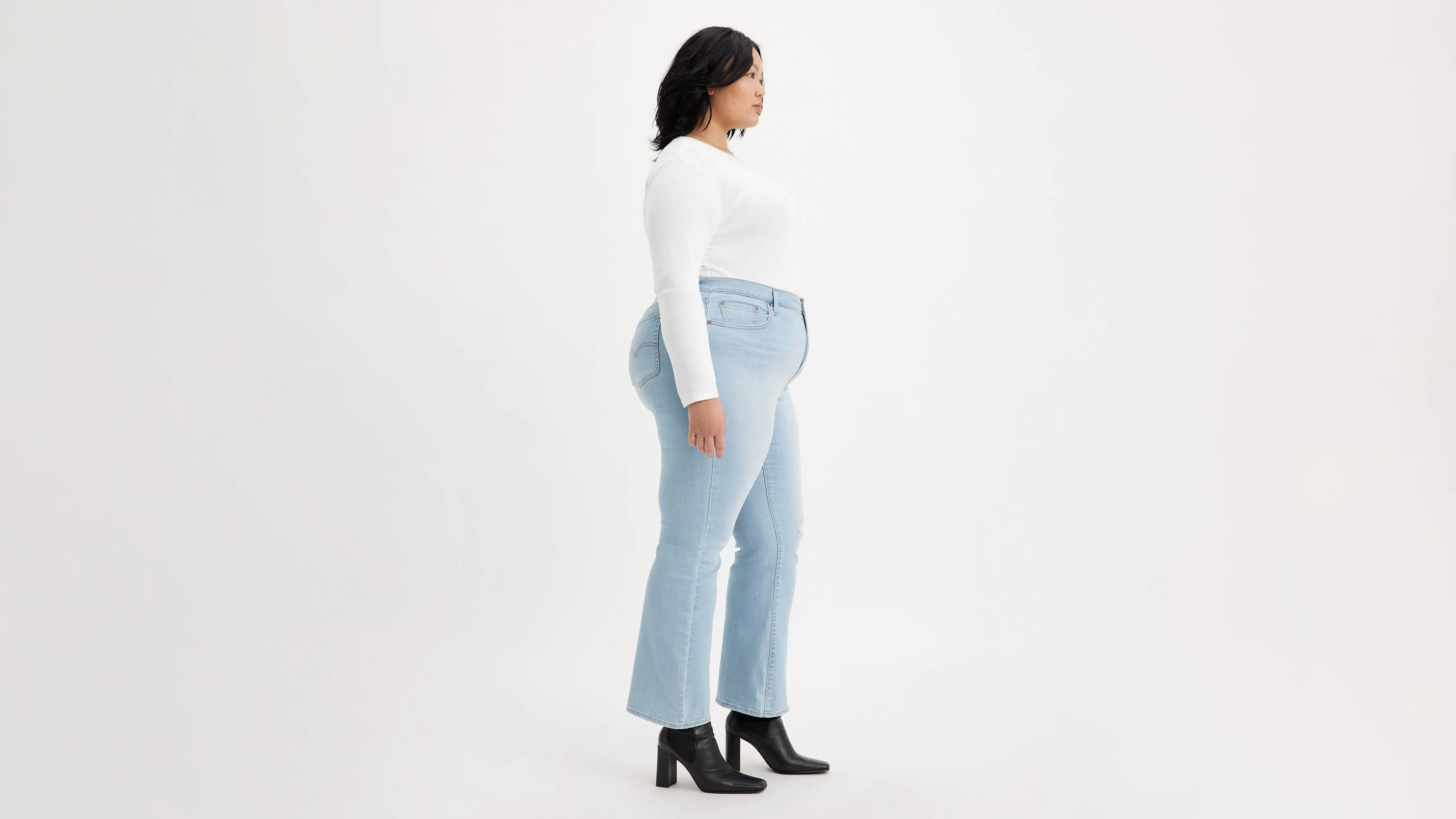 725 High Rise Bootcut Women's Jeans (Plus Size) sold by Levi's product image thumbnail 2