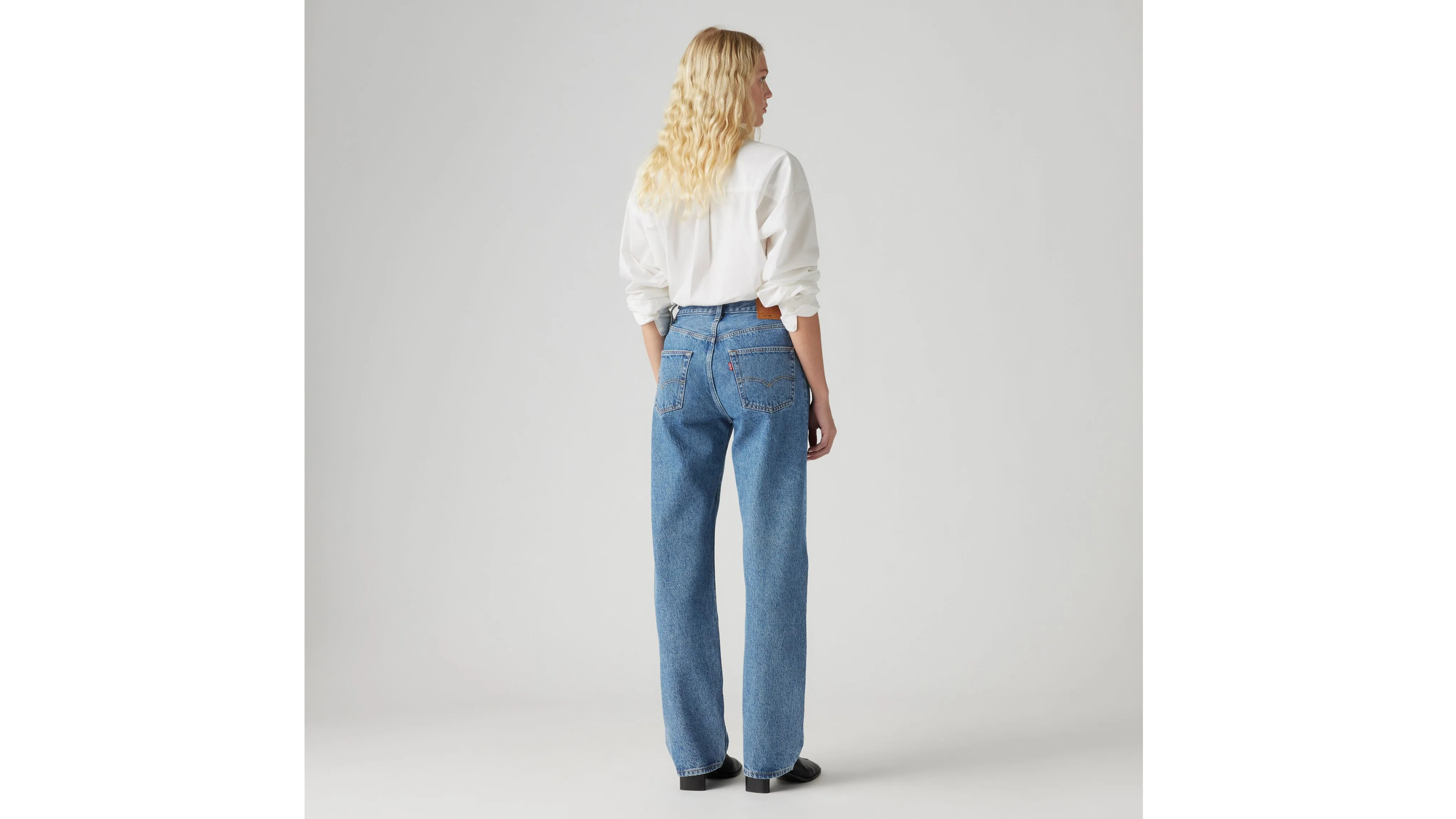 Levi's 501 '90s Women's Jeans 27x30 sold by Levi's product image thumbnail 3