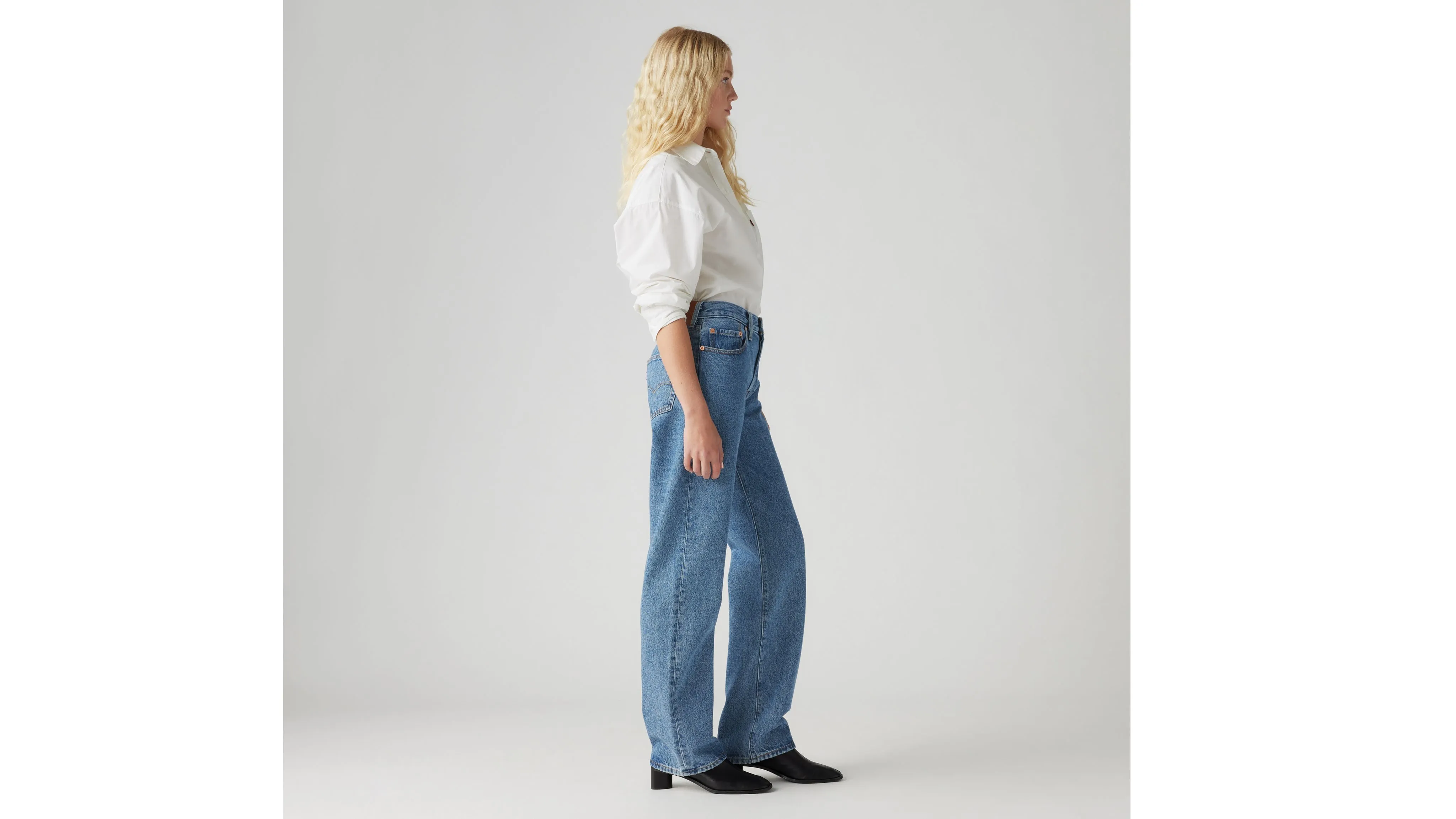 Levi's 501 '90s Women's Jeans 27x30 sold by Levi's product image thumbnail 4