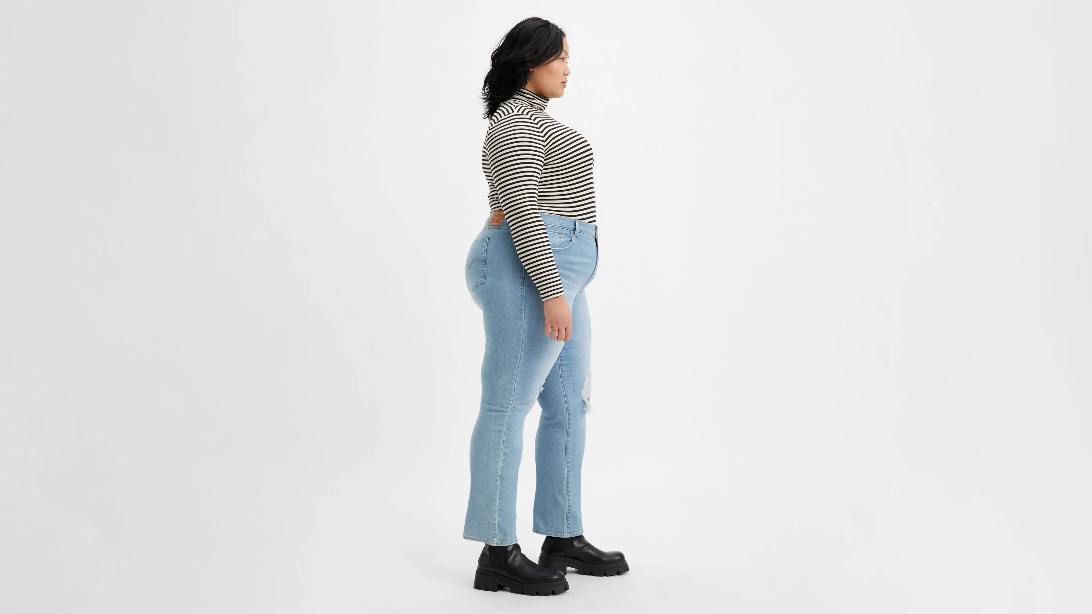 724 High Rise Slim Straight Fit Women's Jeans (Plus) sold by Levi's product image thumbnail 2
