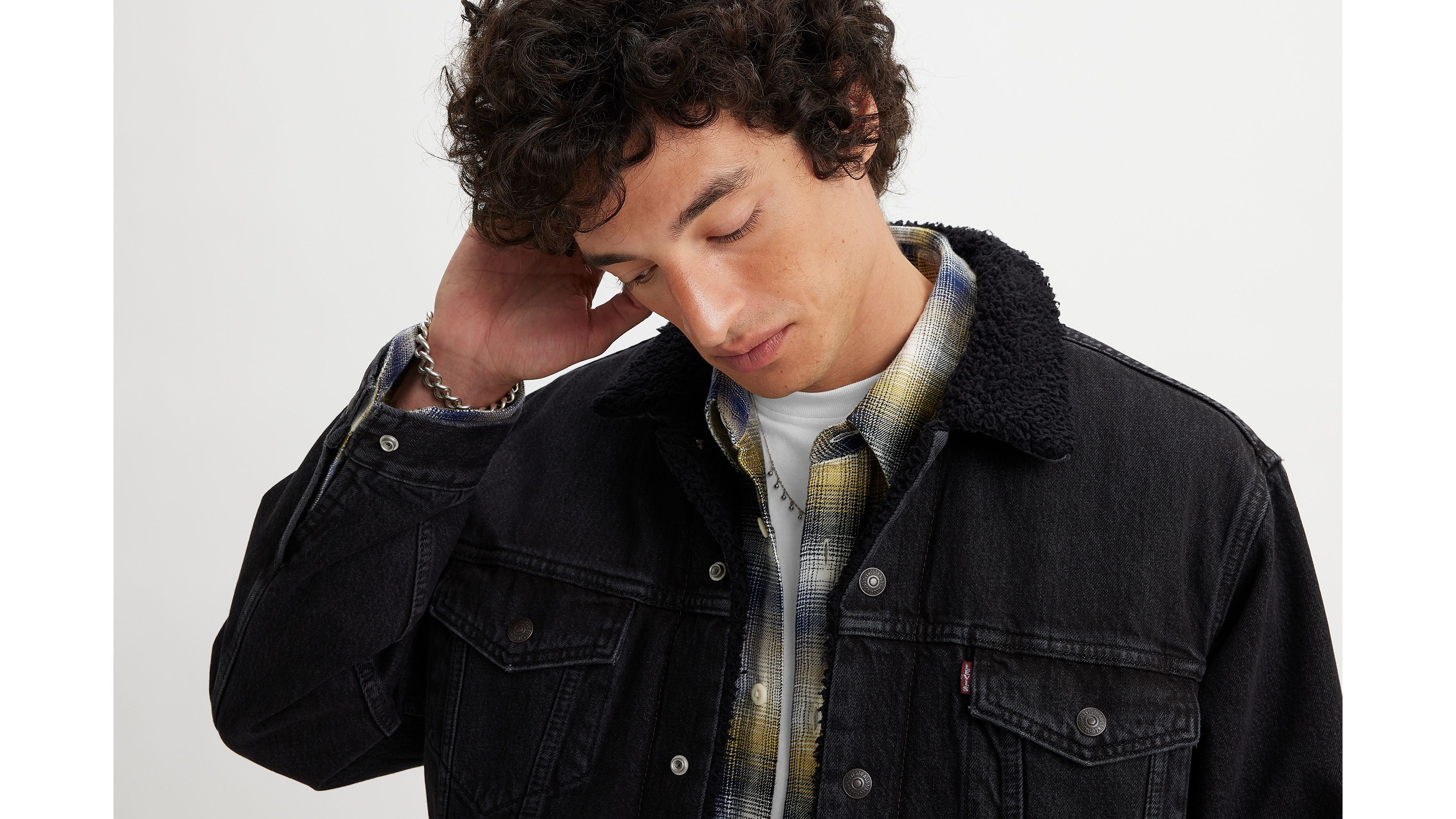 Relaxed Fit Sherpa Trucker Jacket sold by Levi's product image thumbnail 4
