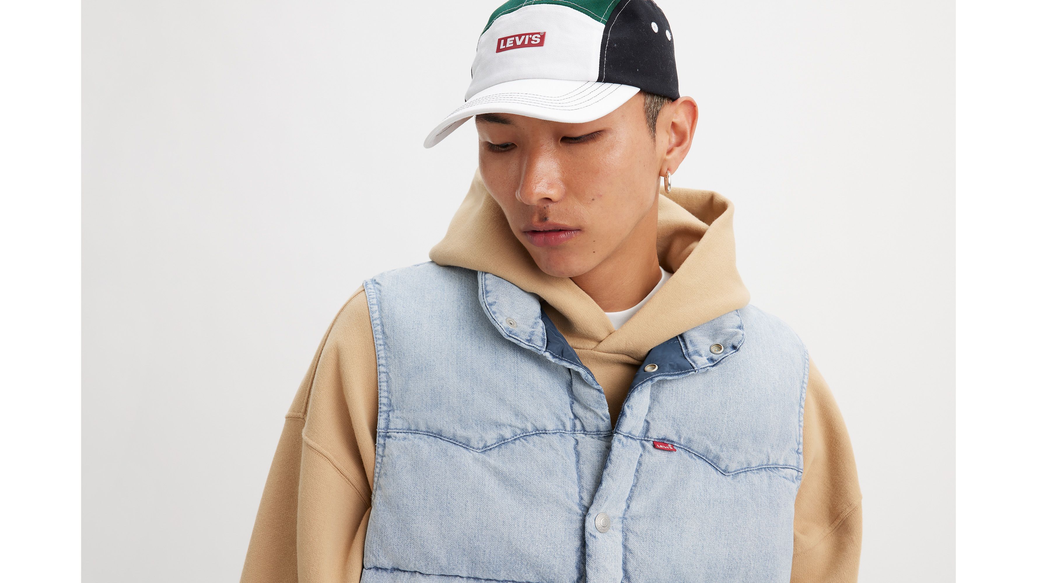 Western Super Puffer Vest sold by Levi's product image thumbnail 4