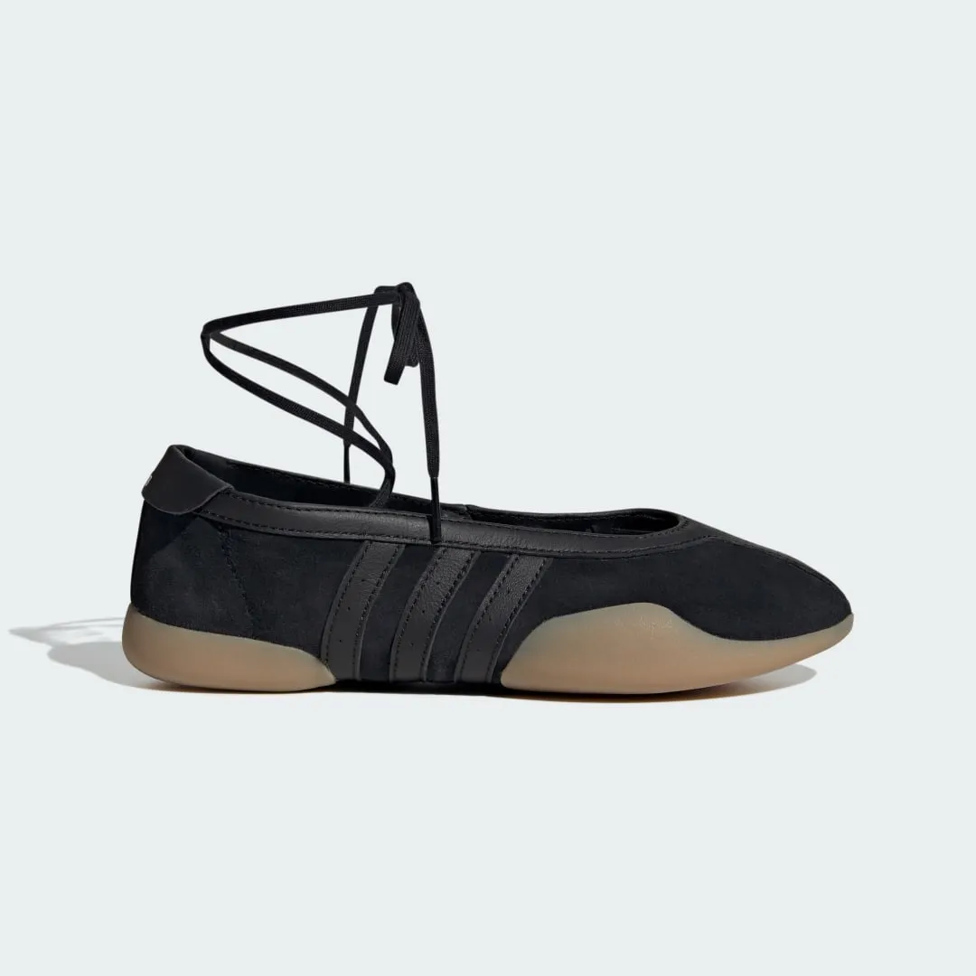Taekwondo Mei Shoes sold by Adidas