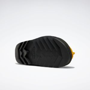Reebok Footwear Men Beatnik Sandals Cogold/Cogold/Cblack sold by Reebok