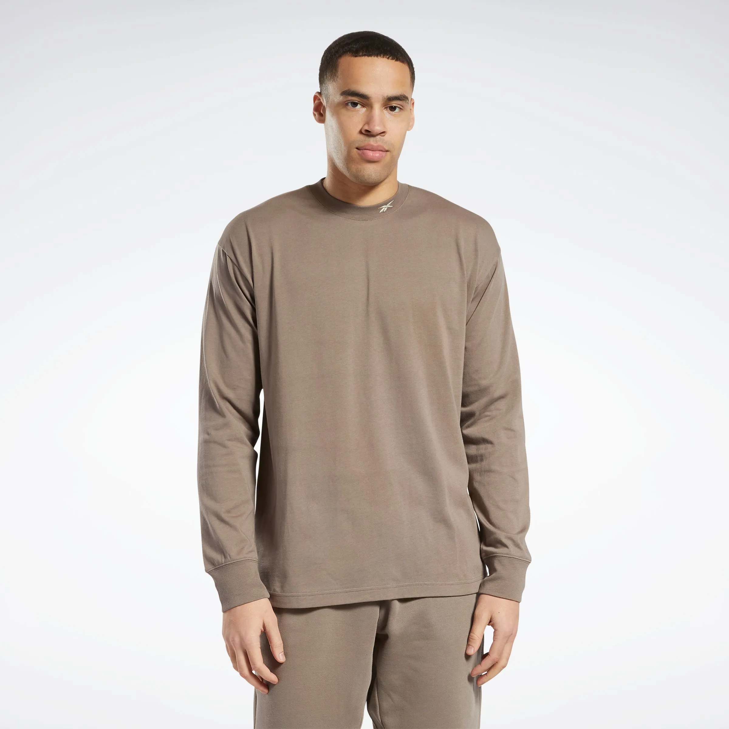 Reebok Apparel Men Classics Wardrobe Essentials Long-Sleeve Top T-Long-Sleeve Top Trkgry sold by Reebok