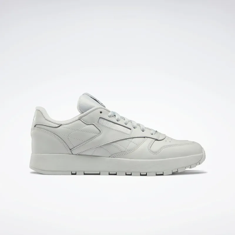Reebok Footwear Men Maison Margiela Classic Leather Tabi Shoes Pugry2/Black/White sold by Reebok