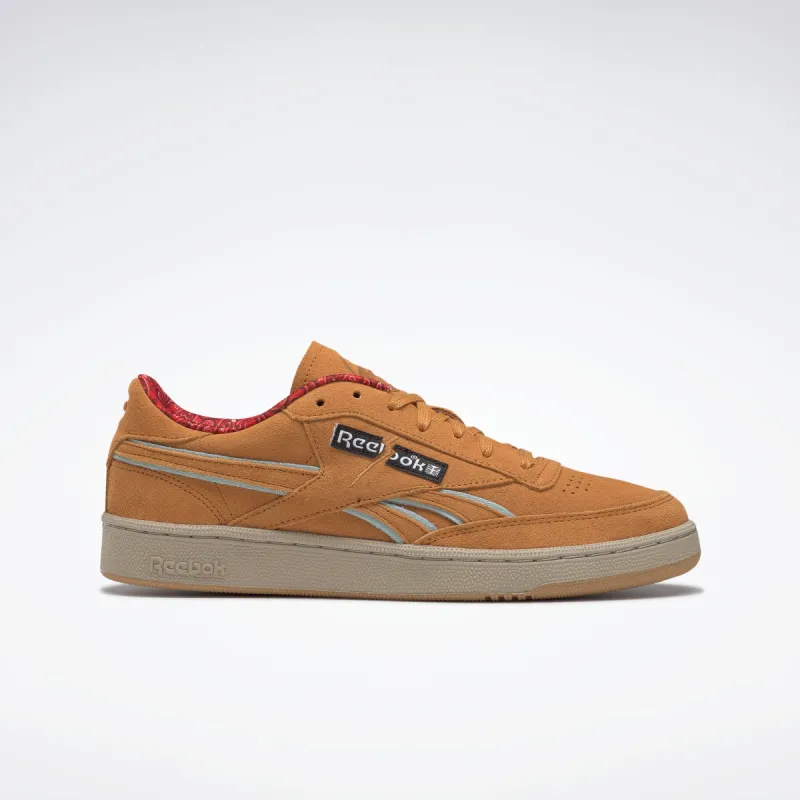 Reebok Footwear Men Jurassic Park Club C Shoes Ricoch/Difblu/Stared made by Reebok
