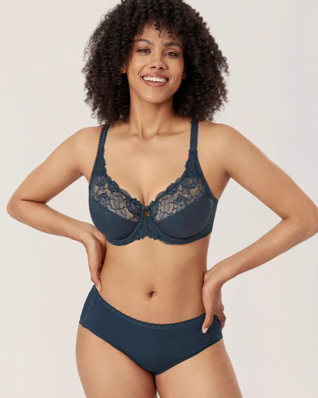 Beauty Lace Bra sold by Essenther