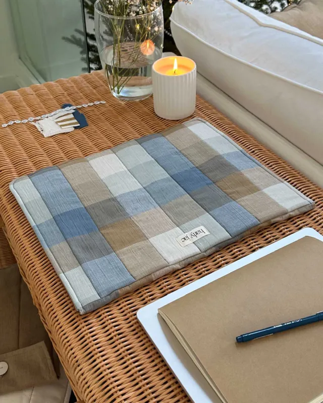 L'étui Quilted Laptop Case | Bleige Plaid made by Harly Jae