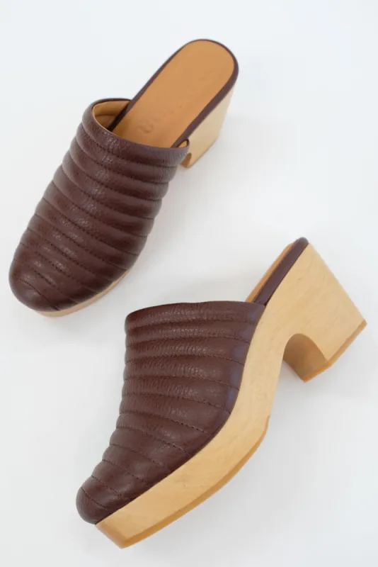 Beklina Ribbed Clog Castagna sold by Beklina