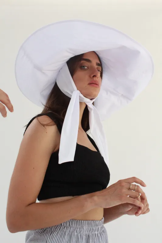 Beklina Voluminoso Tie Hat White made by Beklina