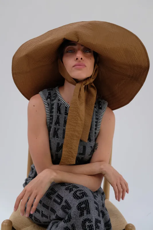 Beklina Voluminoso Tie Hat Brown made by Beklina