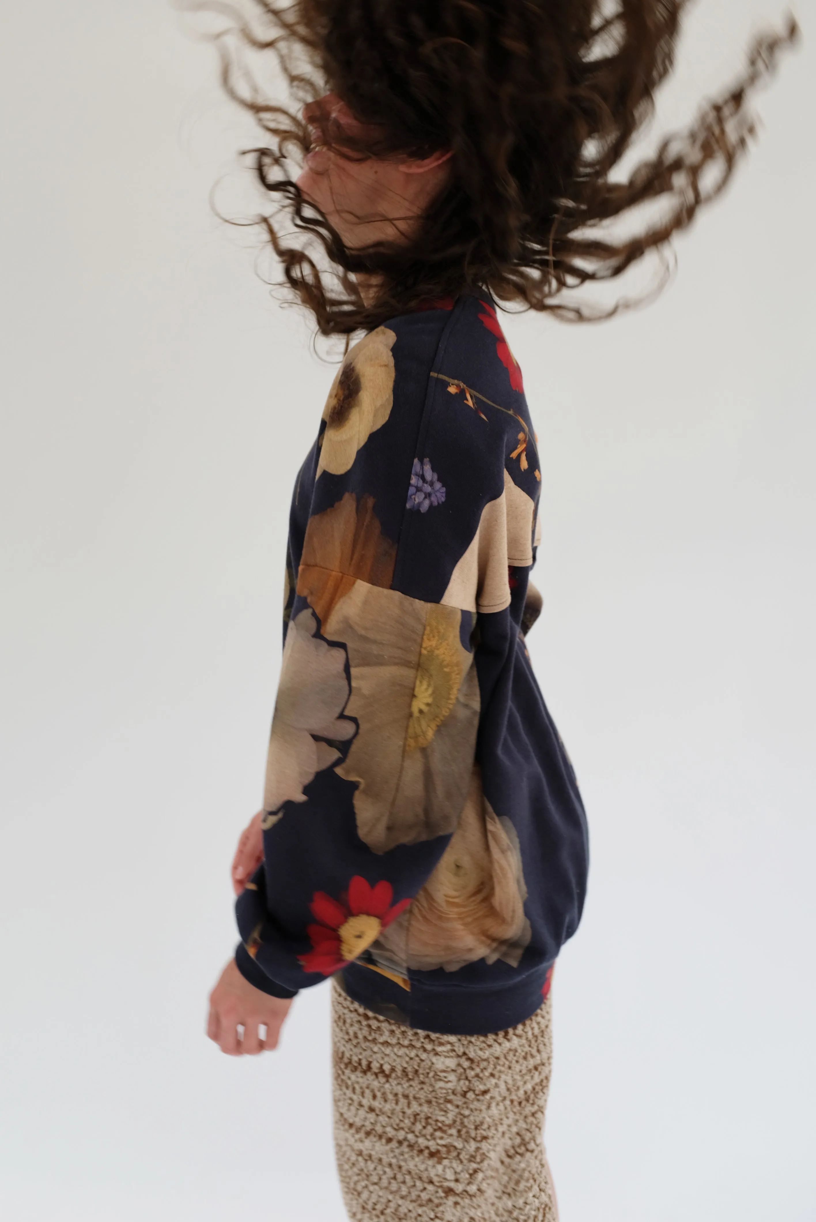 Anntian Pullover Sweatshirt Print 4B sold by Beklina product image thumbnail 3