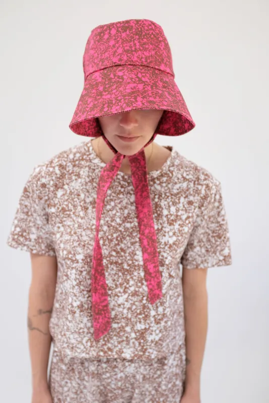 Beklina Lavoro Bonnet Splatter Raspberry made by Beklina