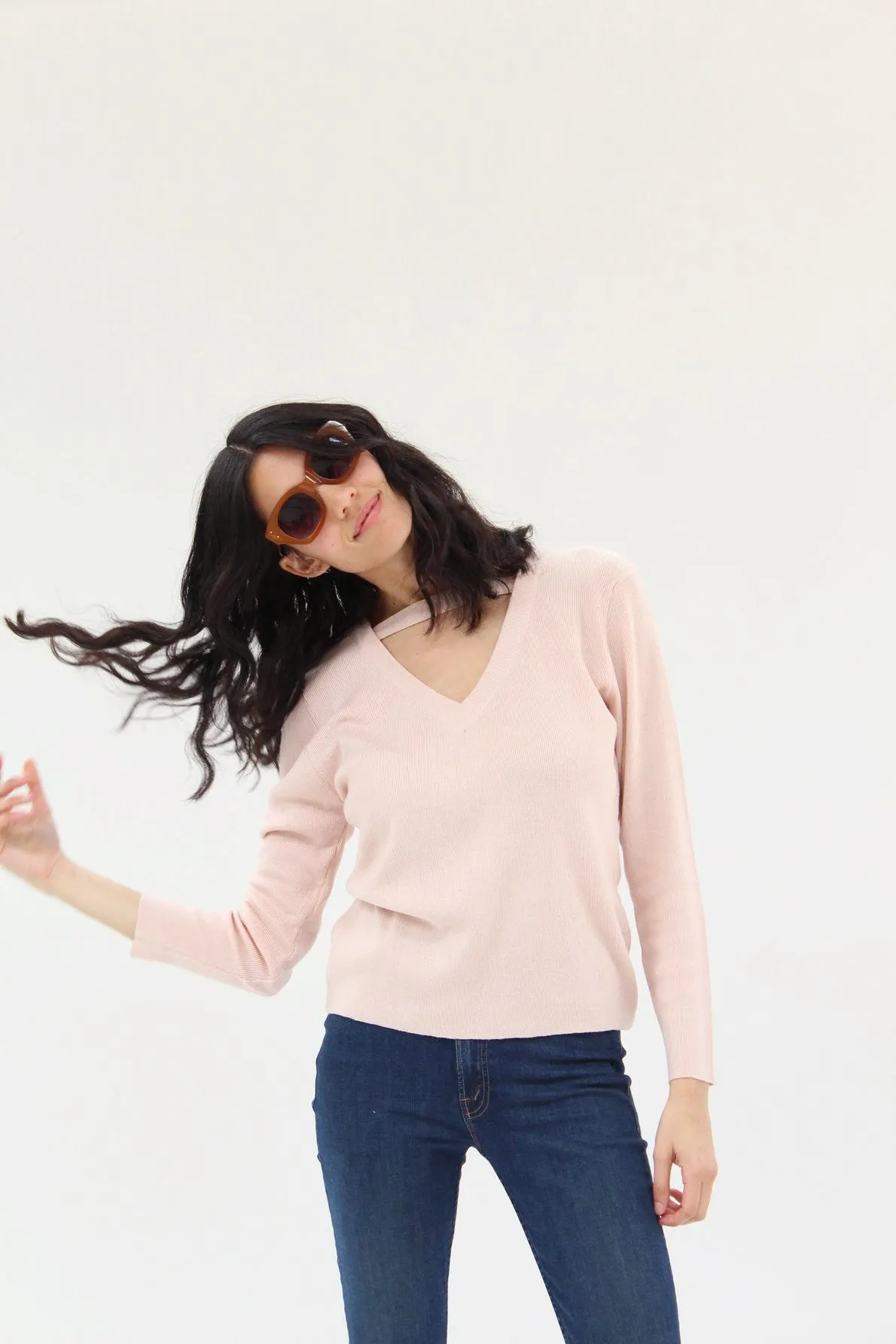 Beklina Ribbed Bar V-Neck Sweater Cloud / Pre-worn sold by Beklina
