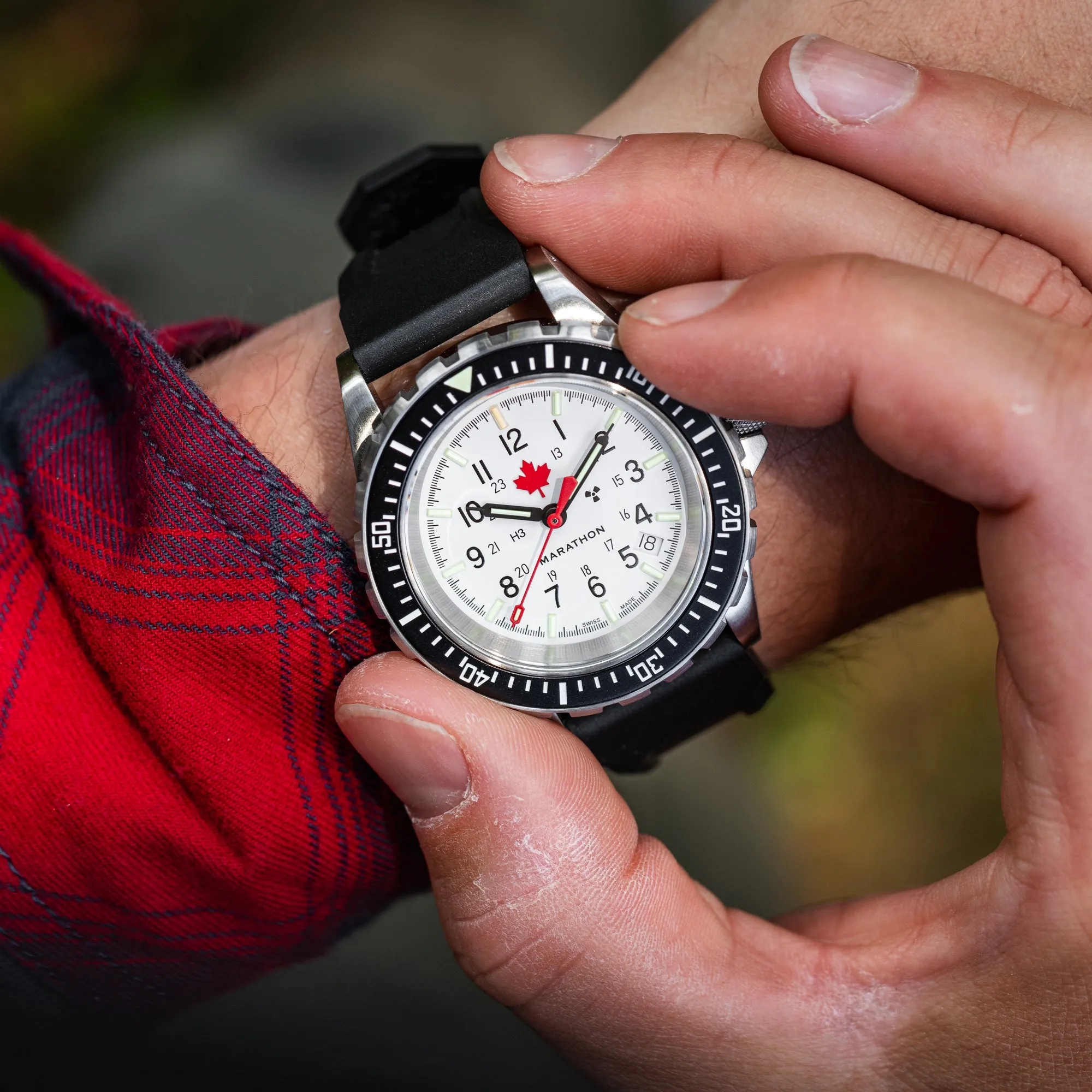 41mm Arctic Red Maple Large Diver's Automatic (GSAR) sold by Marathon Watch product image thumbnail 3