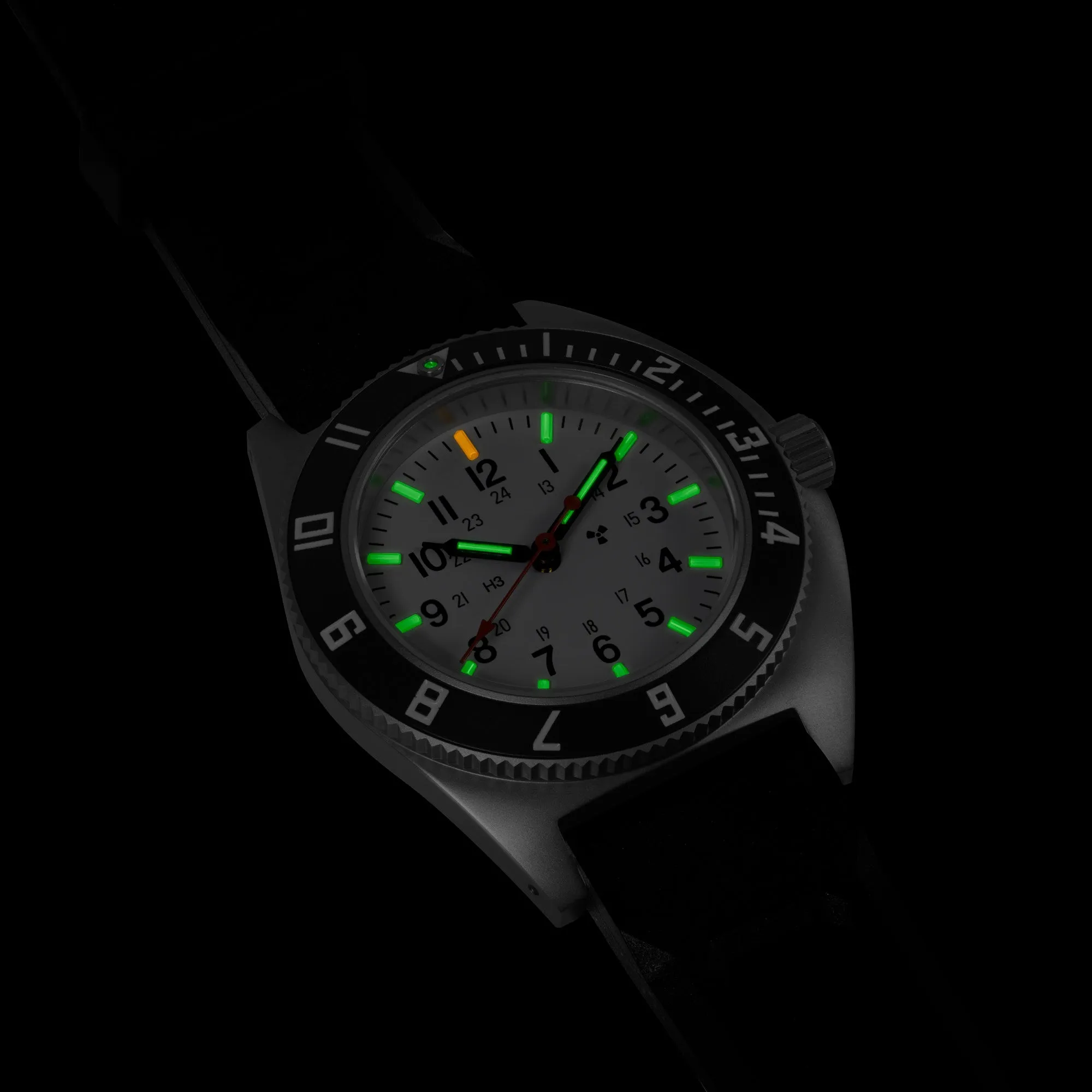 41mm Arctic Steel Navigator (SSNAV) on Black 3-Piece Rubber Strap Kit sold by Marathon Watch product image thumbnail 4