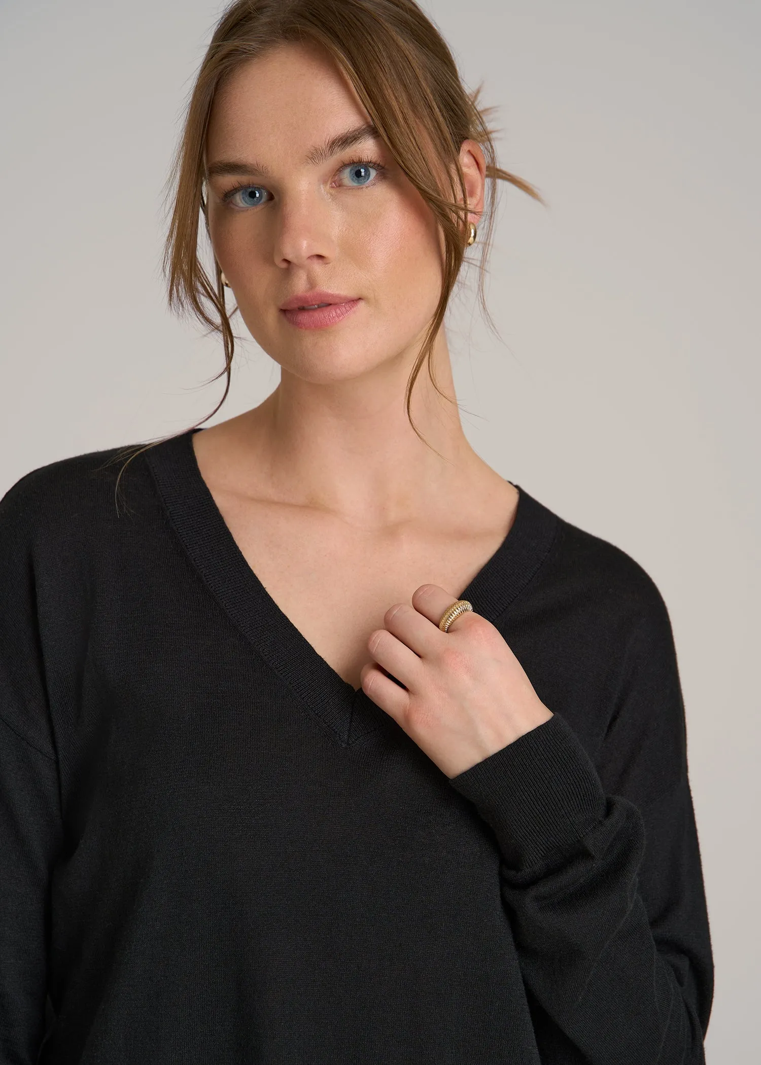 Linen Blend Split Hem V-Neck Sweater for Tall Women in Black sold by American Tall product image thumbnail 2