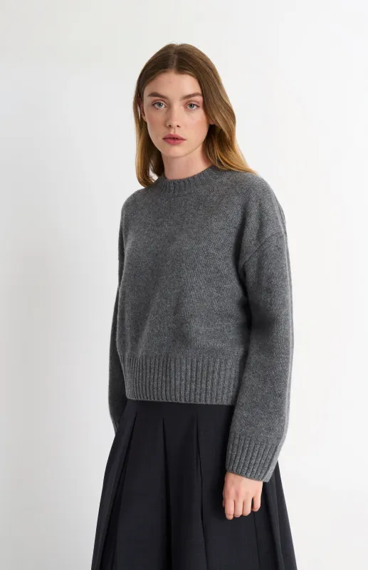 Women's Crew Neck Chunky Cashmere Jumper In Grey Melange sold by Pringle of Scotland