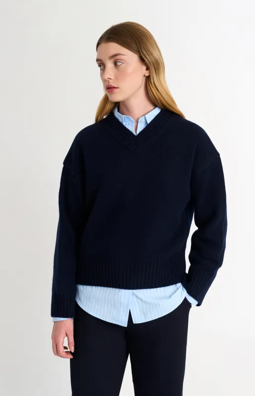 Women's V-neck Chunky Cashmere Jumper In Navy Blue sold by Pringle of Scotland