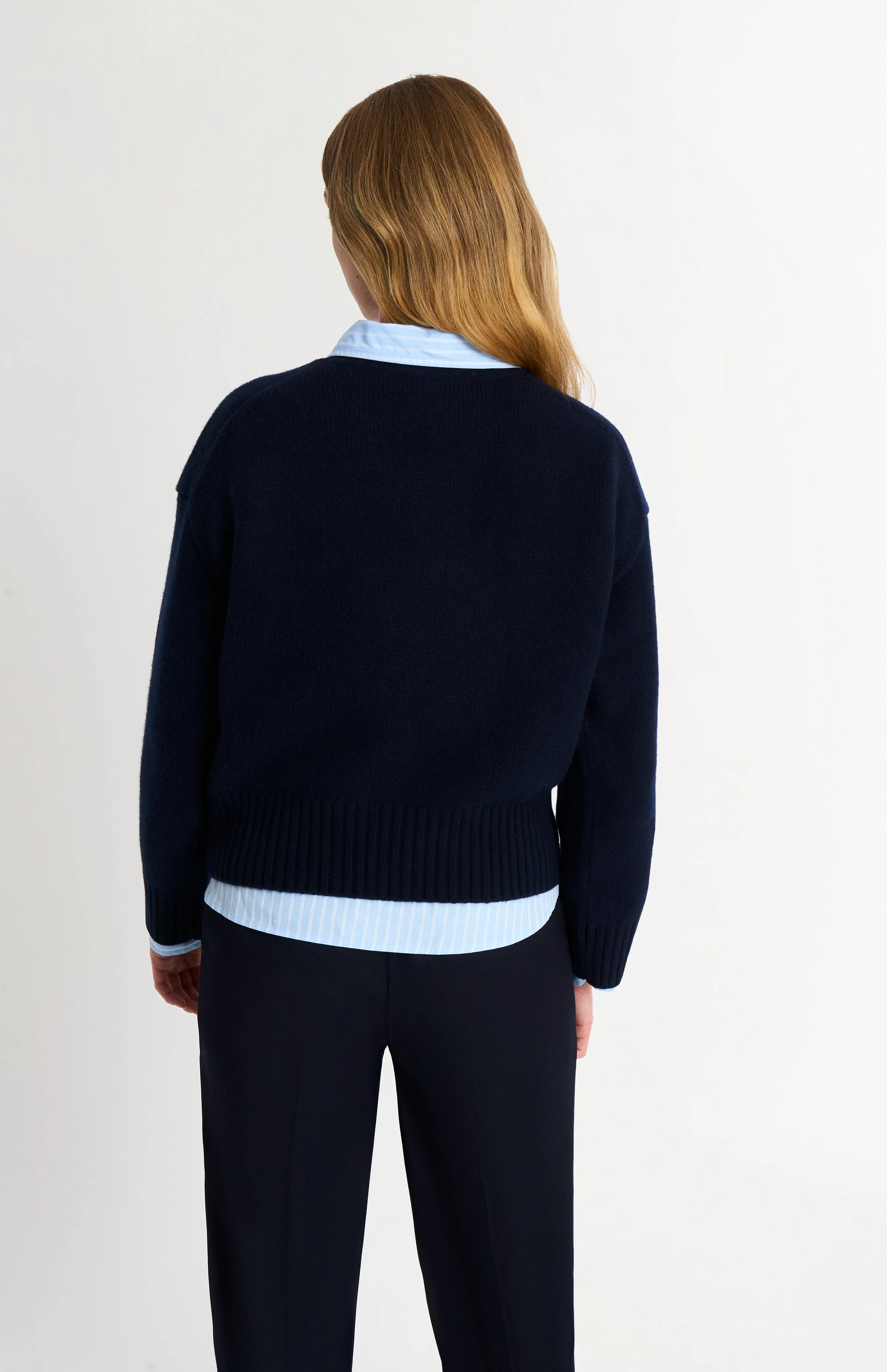 Women's Crew Neck Chunky Cashmere Jumper In Navy Blue sold by Pringle of Scotland product image thumbnail 5