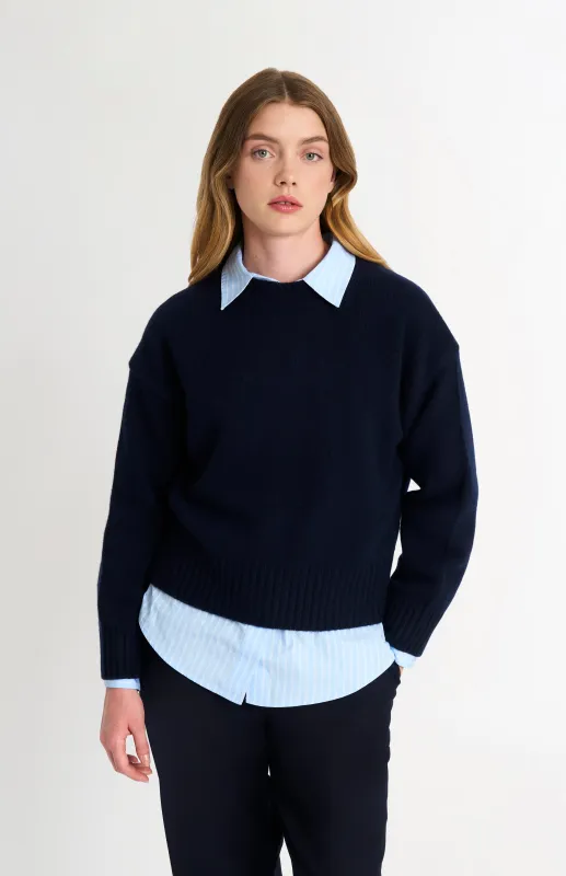 Women's Crew Neck Chunky Cashmere Jumper In Navy Blue made by Pringle