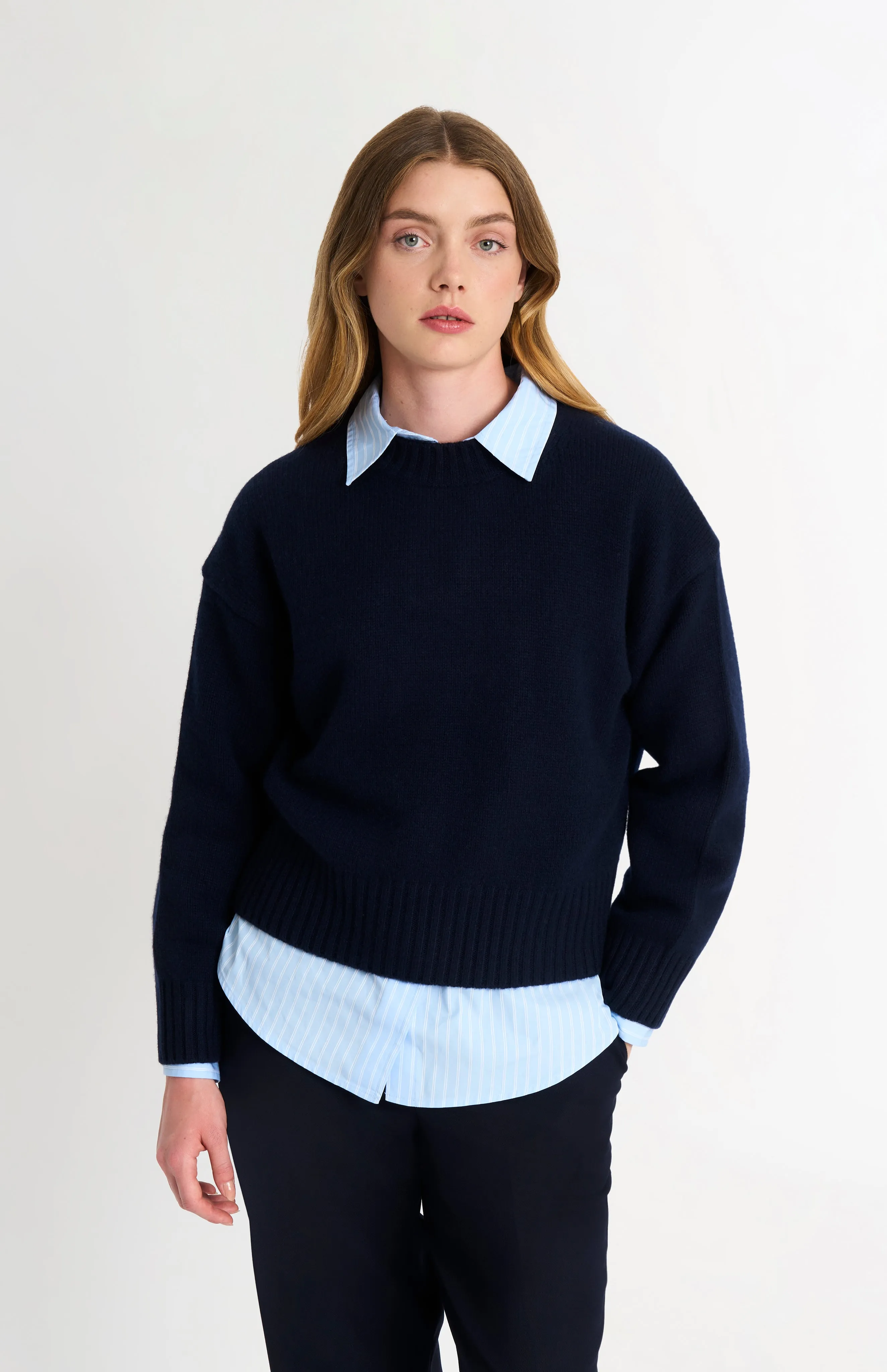 Women's Crew Neck Chunky Cashmere Jumper In Navy Blue sold by Pringle of Scotland