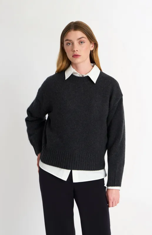 Women's Crew Neck Chunky Cashmere Jumper In Charcoal Mealnge sold by Pringle of Scotland