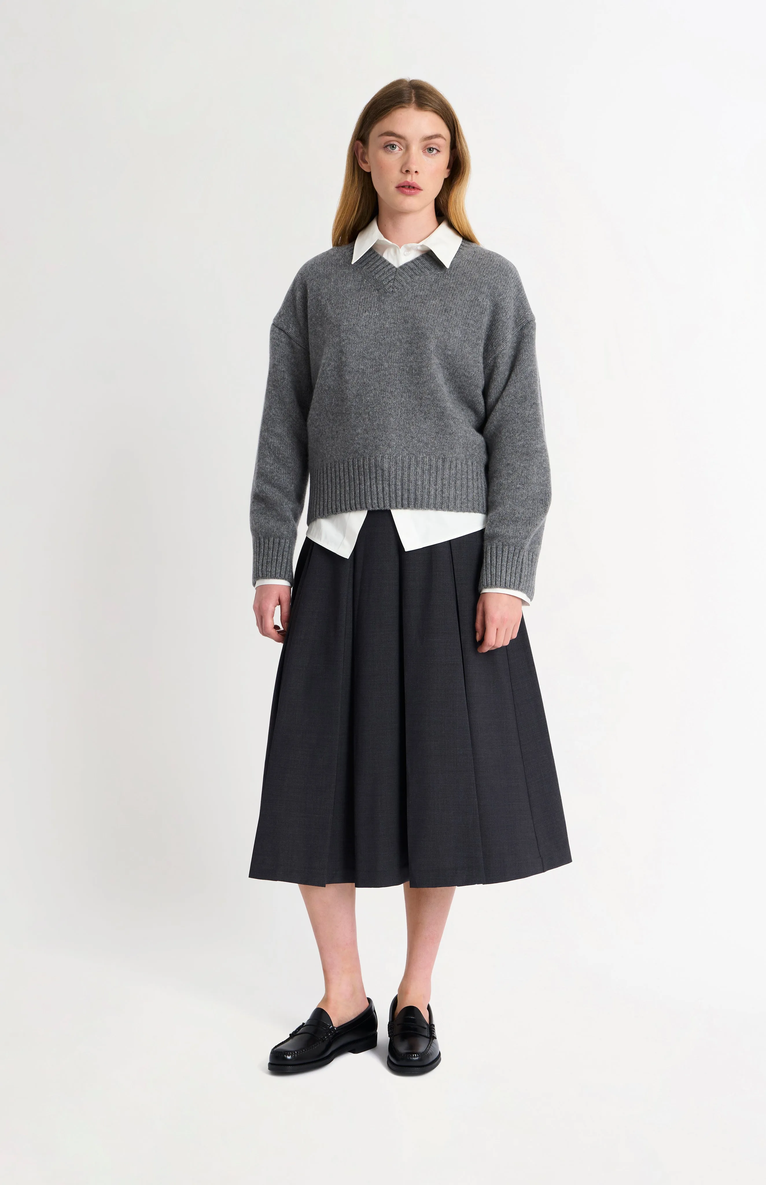 Women's V-neck Chunky Cashmere Jumper In Grey Melange sold by Pringle of Scotland product image thumbnail 3