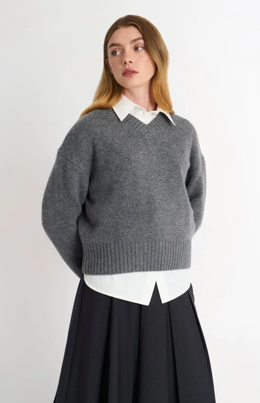 Women's V-neck Chunky Cashmere Jumper In Grey Melange sold by Pringle of Scotland