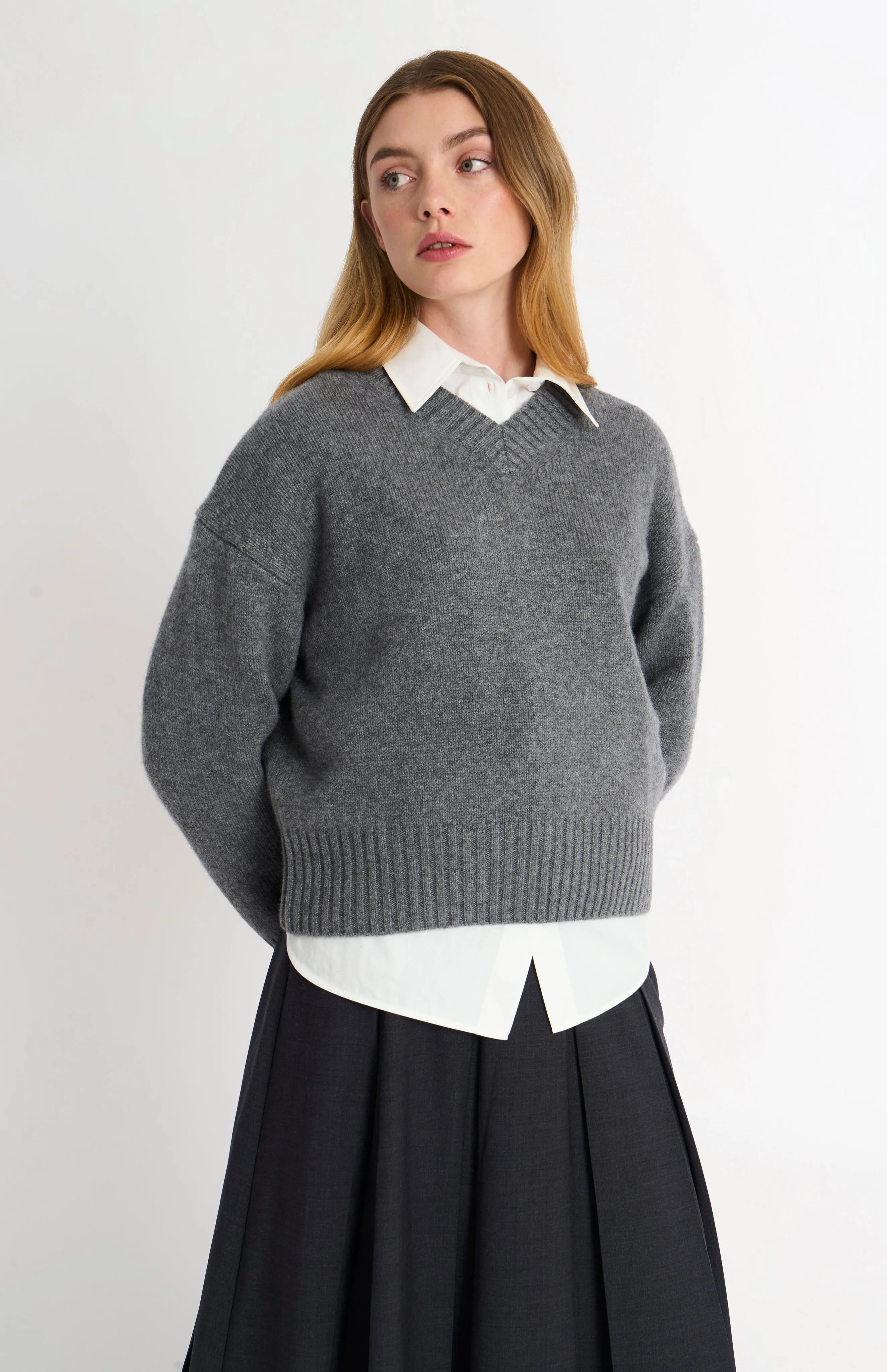 Women's V-neck Chunky Cashmere Jumper In Grey Melange sold by Pringle of Scotland