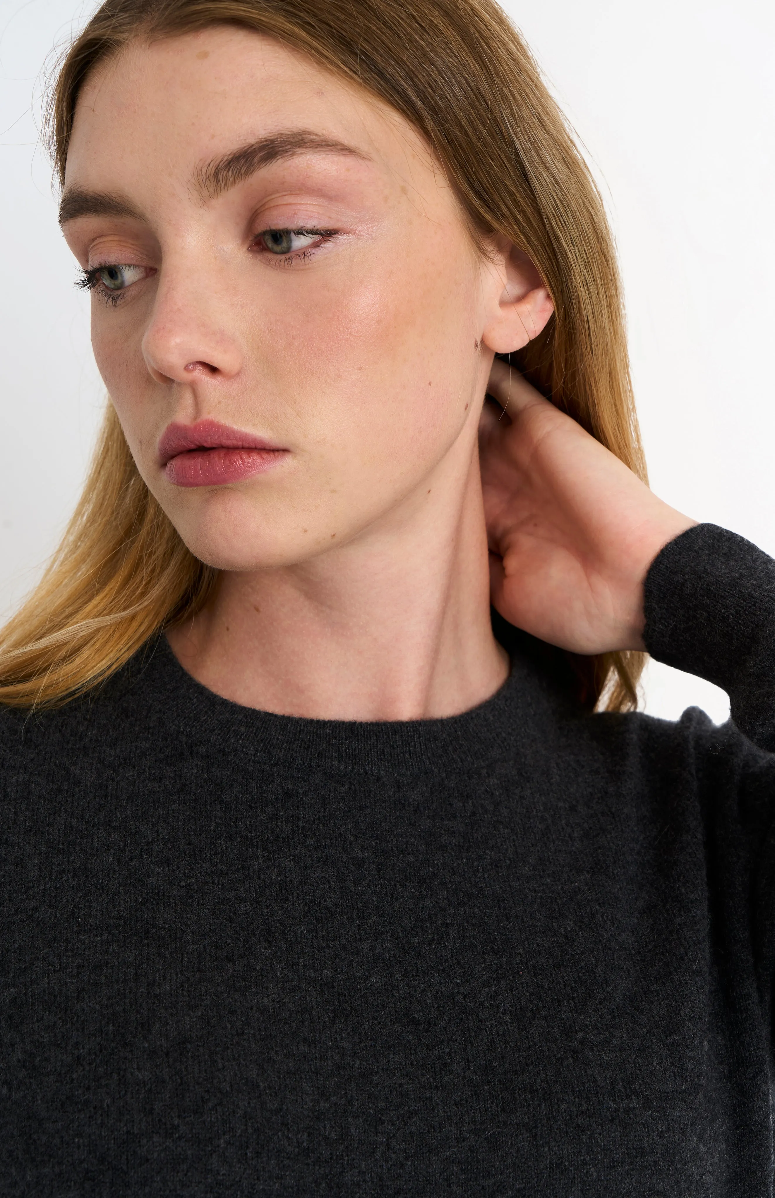 Women's Classic Crew Neck Cashmere Jumper In Charcoal Melange sold by Pringle of Scotland product image thumbnail 4