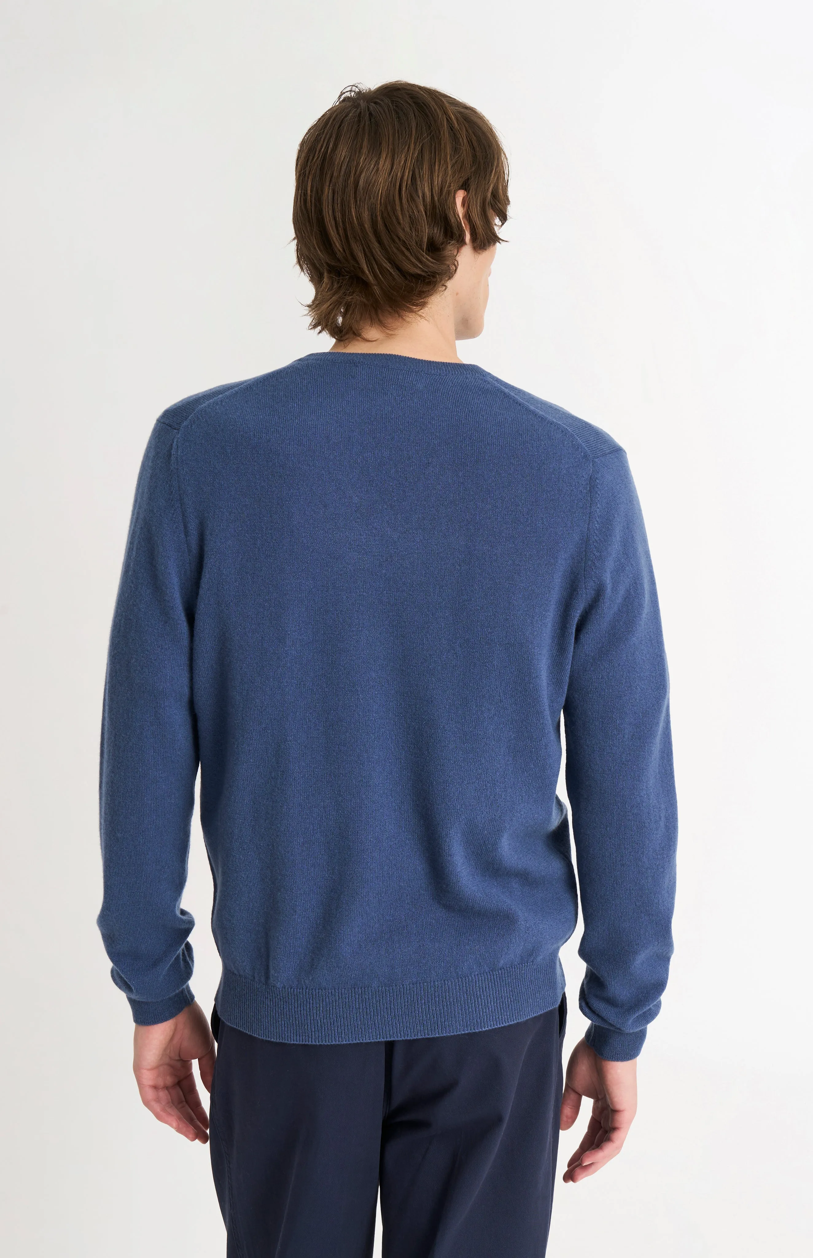 Men's Classic V-neck Cashmere Jumper In Bering Sea Blue sold by Pringle of Scotland product image thumbnail 5