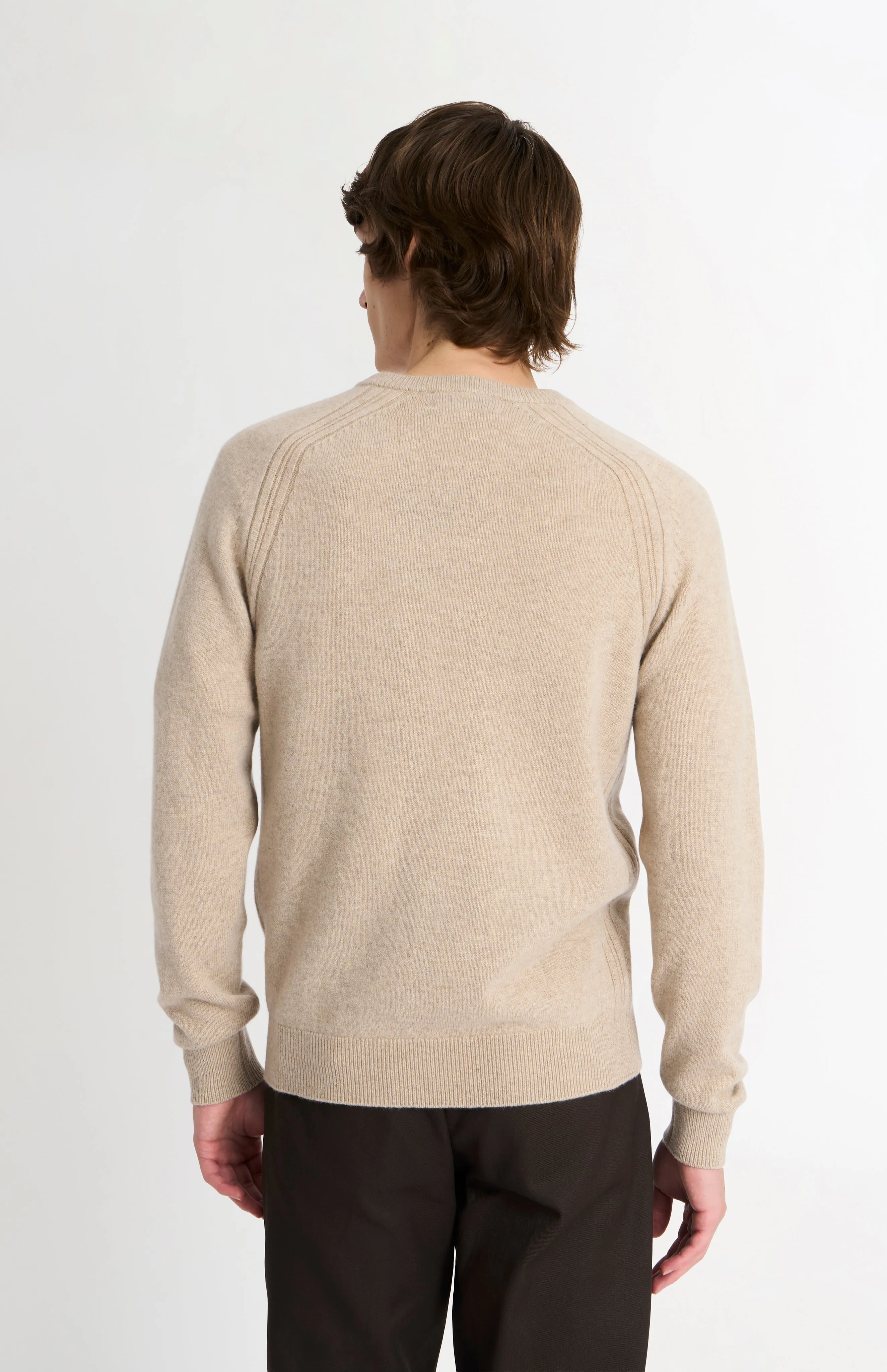 Men's Classic V-neck Supersoft Lambswool Jumper In Oatmeal sold by Pringle of Scotland product image thumbnail 5
