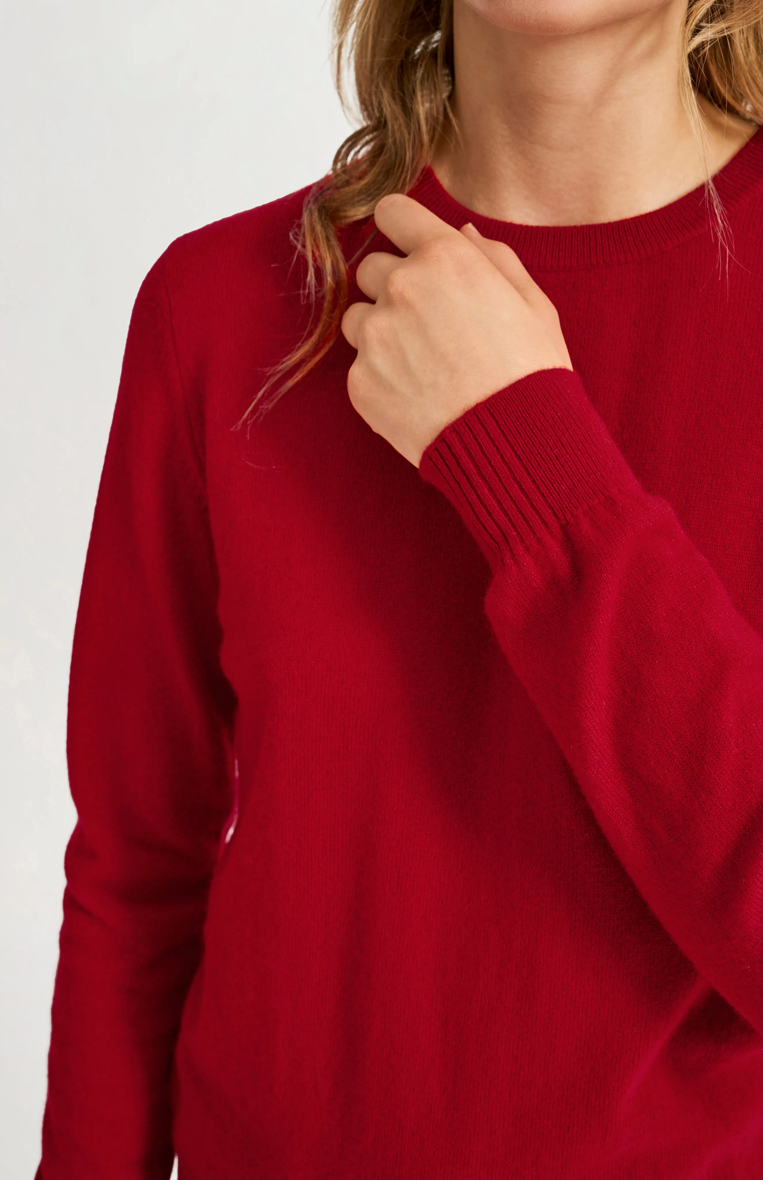 Womens Classic Round Neck Cashmere Jumper In Scarlet sold by Pringle of Scotland product image thumbnail 4
