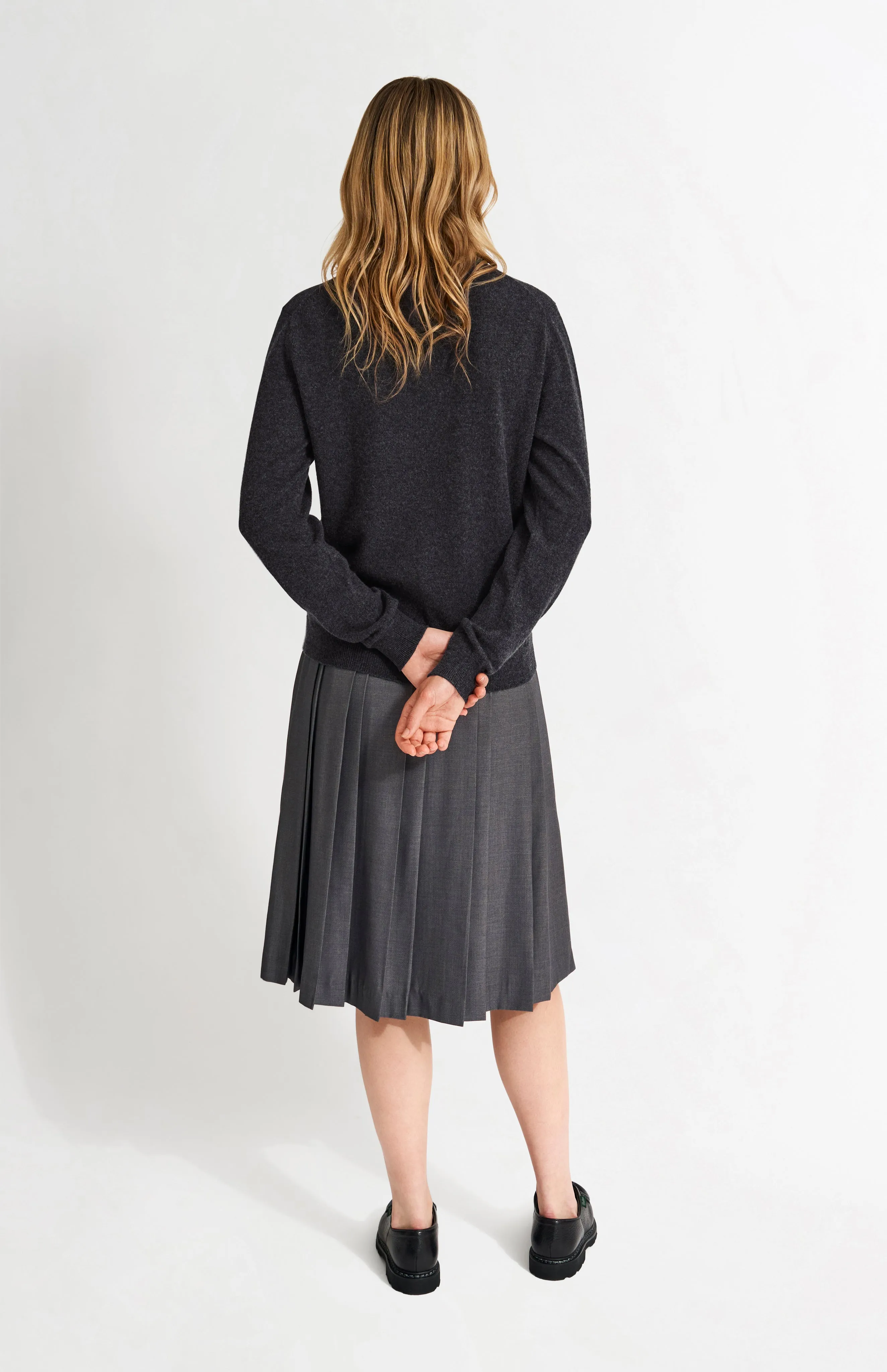 Womens Classic Round Neck Cashmere Jumper In Charcoal sold by Pringle of Scotland product image thumbnail 5