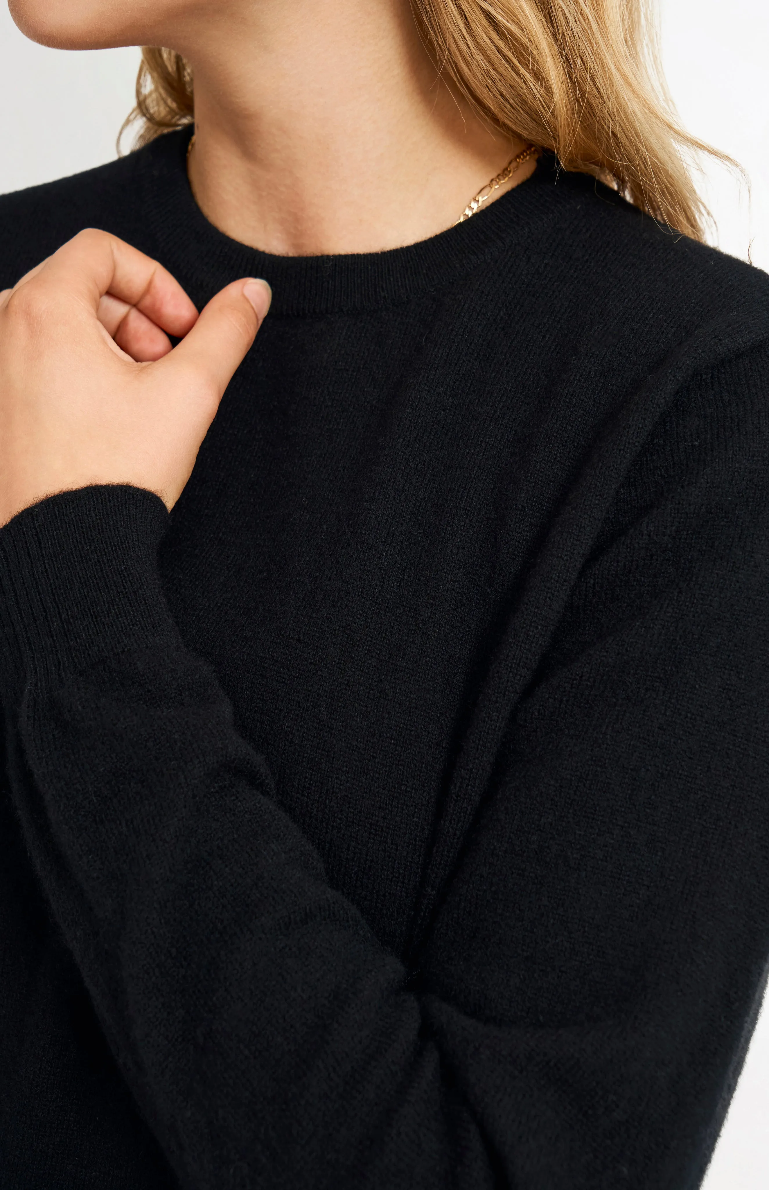 Womens Classic Round Neck Cashmere Jumper In Black sold by Pringle of Scotland product image thumbnail 4