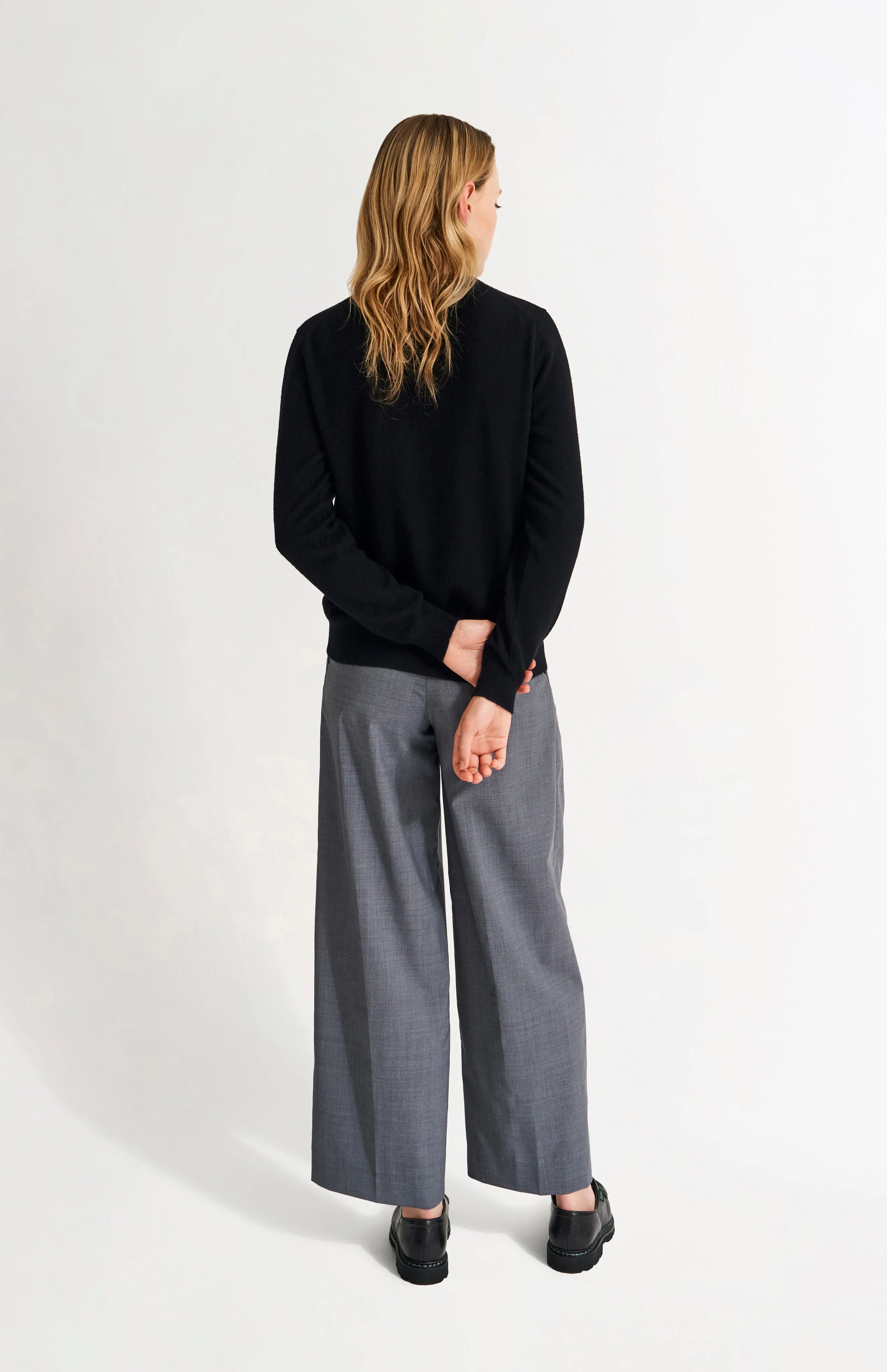 Womens Classic Round Neck Cashmere Jumper In Black sold by Pringle of Scotland product image thumbnail 5