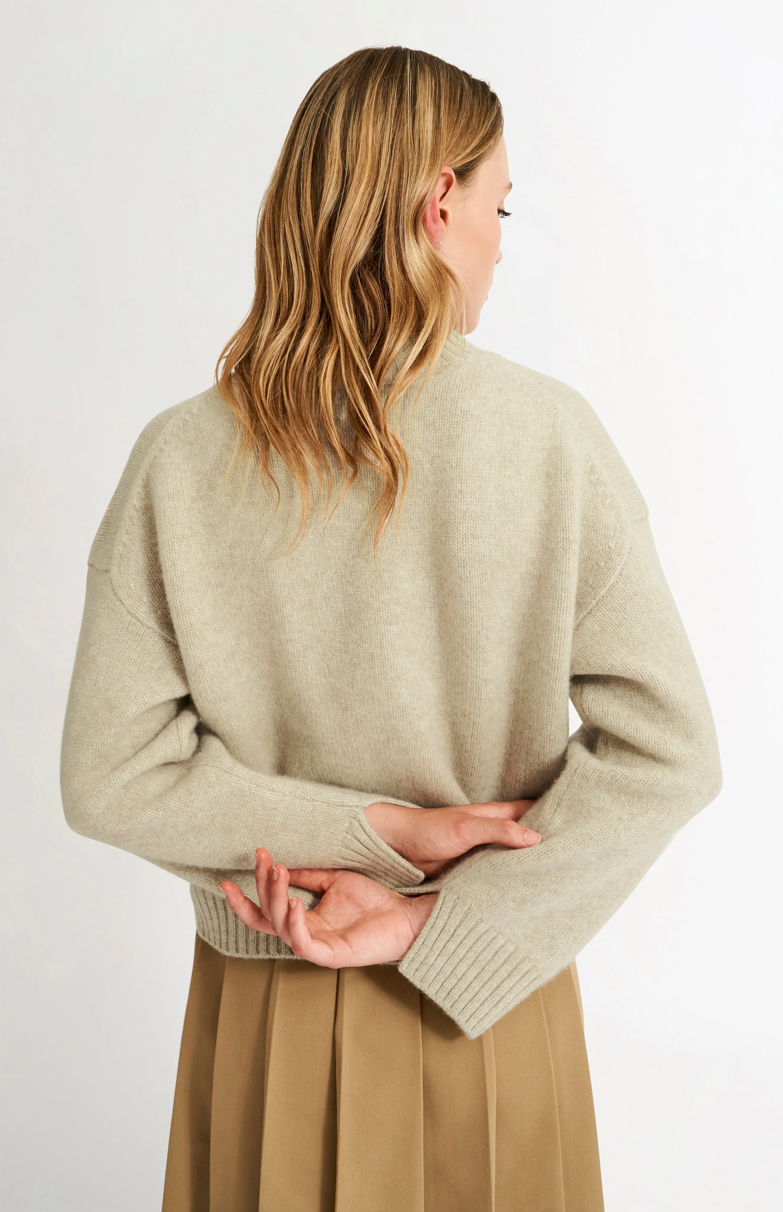 Womens V Neck Chunky Cashmere Jumper In Oatmeal sold by Pringle of Scotland product image thumbnail 5