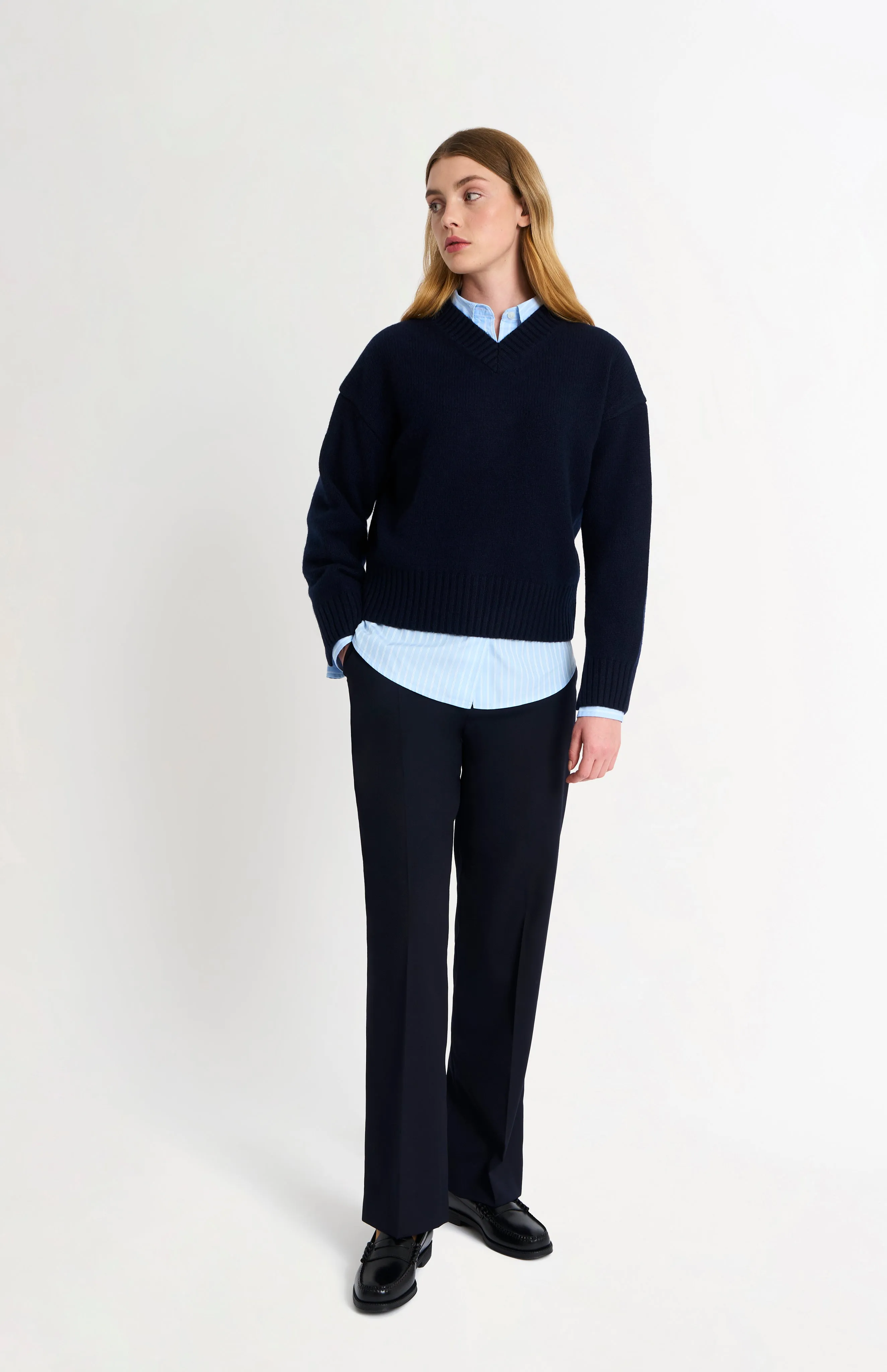 Womens V Neck Chunky Cashmere Jumper In Navy Melange sold by Pringle of Scotland product image thumbnail 3