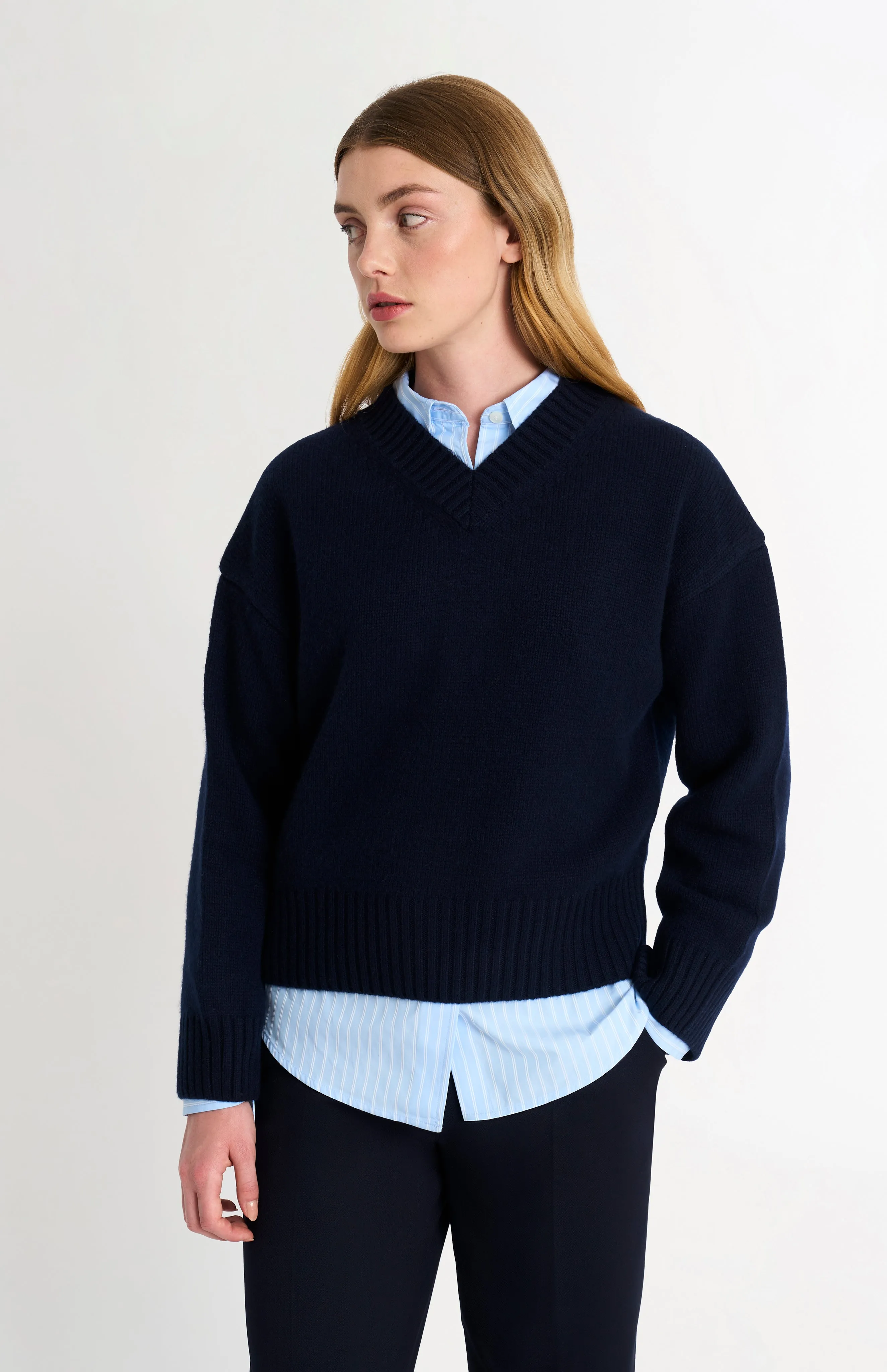 Womens V Neck Chunky Cashmere Jumper In Navy Melange sold by Pringle of Scotland