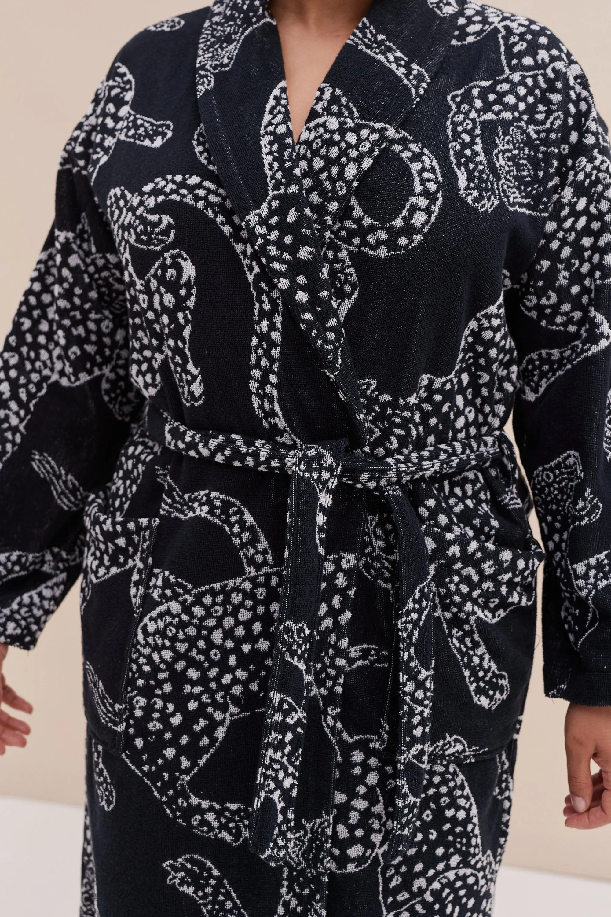 Unisex Towel Robe Jag Print Black sold by Desmond & Dempsey product image thumbnail 5