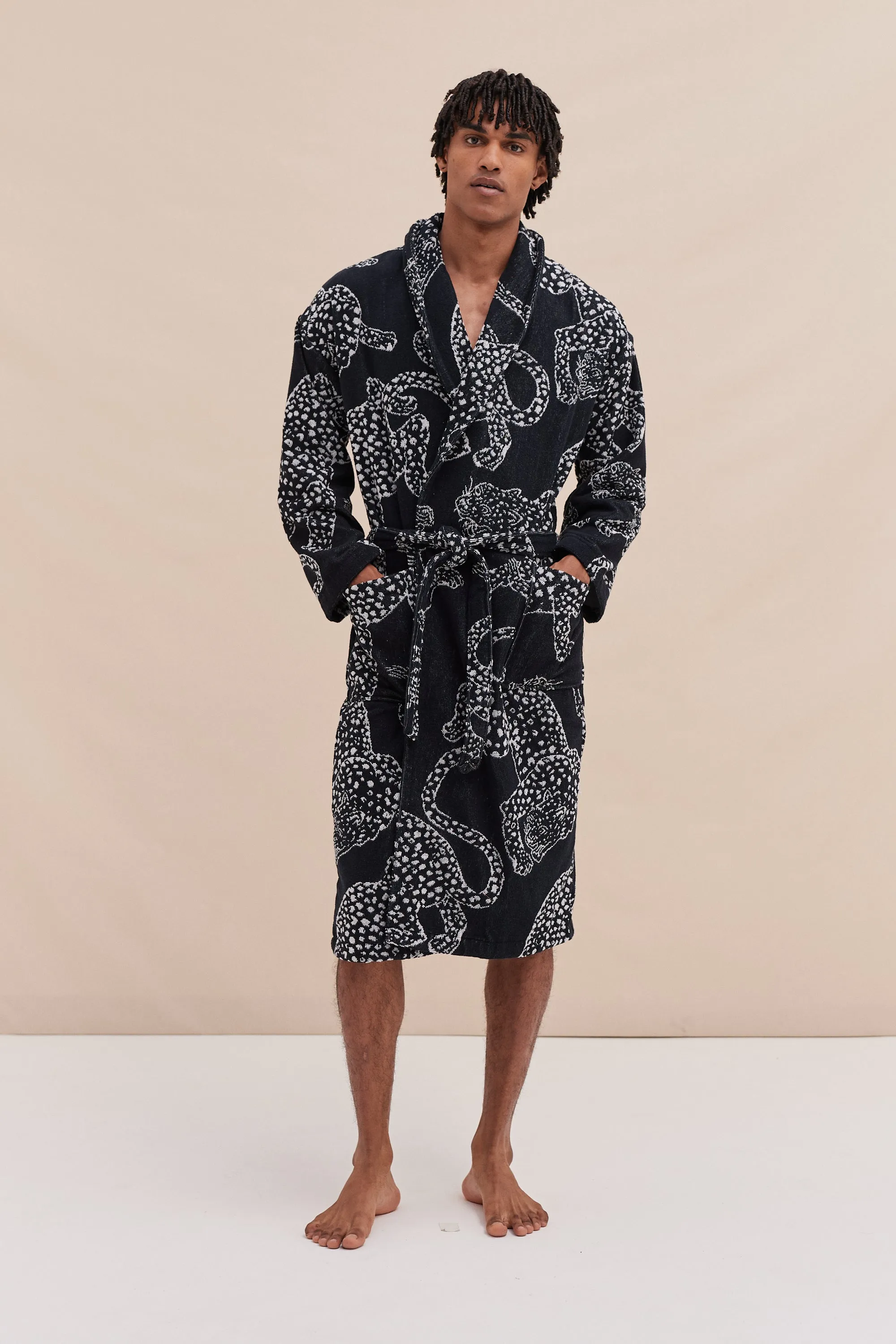 Unisex Towel Robe Jag Print Black sold by Desmond & Dempsey product image thumbnail 2
