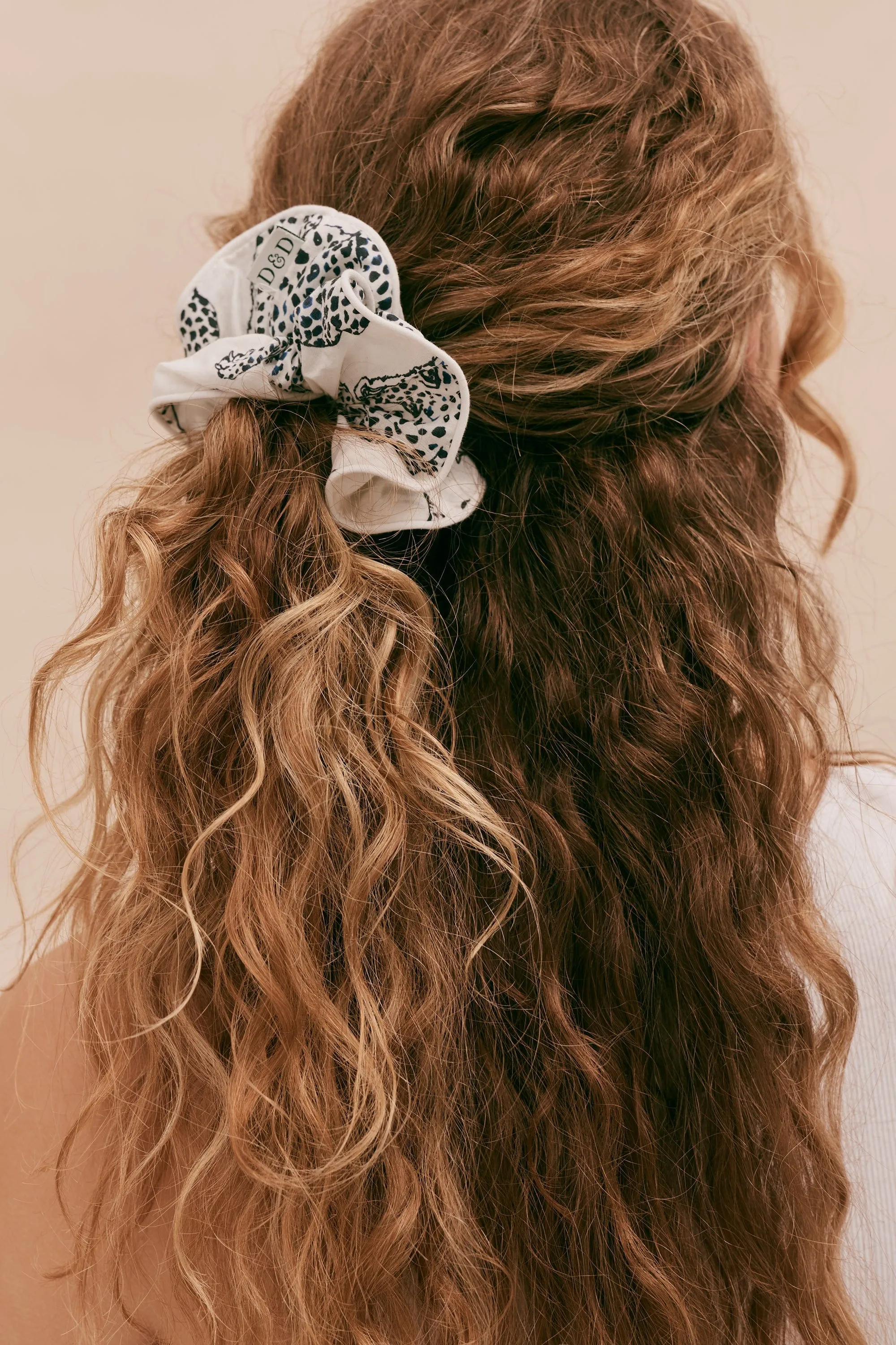 Her Jag Essentials Gift Set sold by Desmond & Dempsey product image thumbnail 3