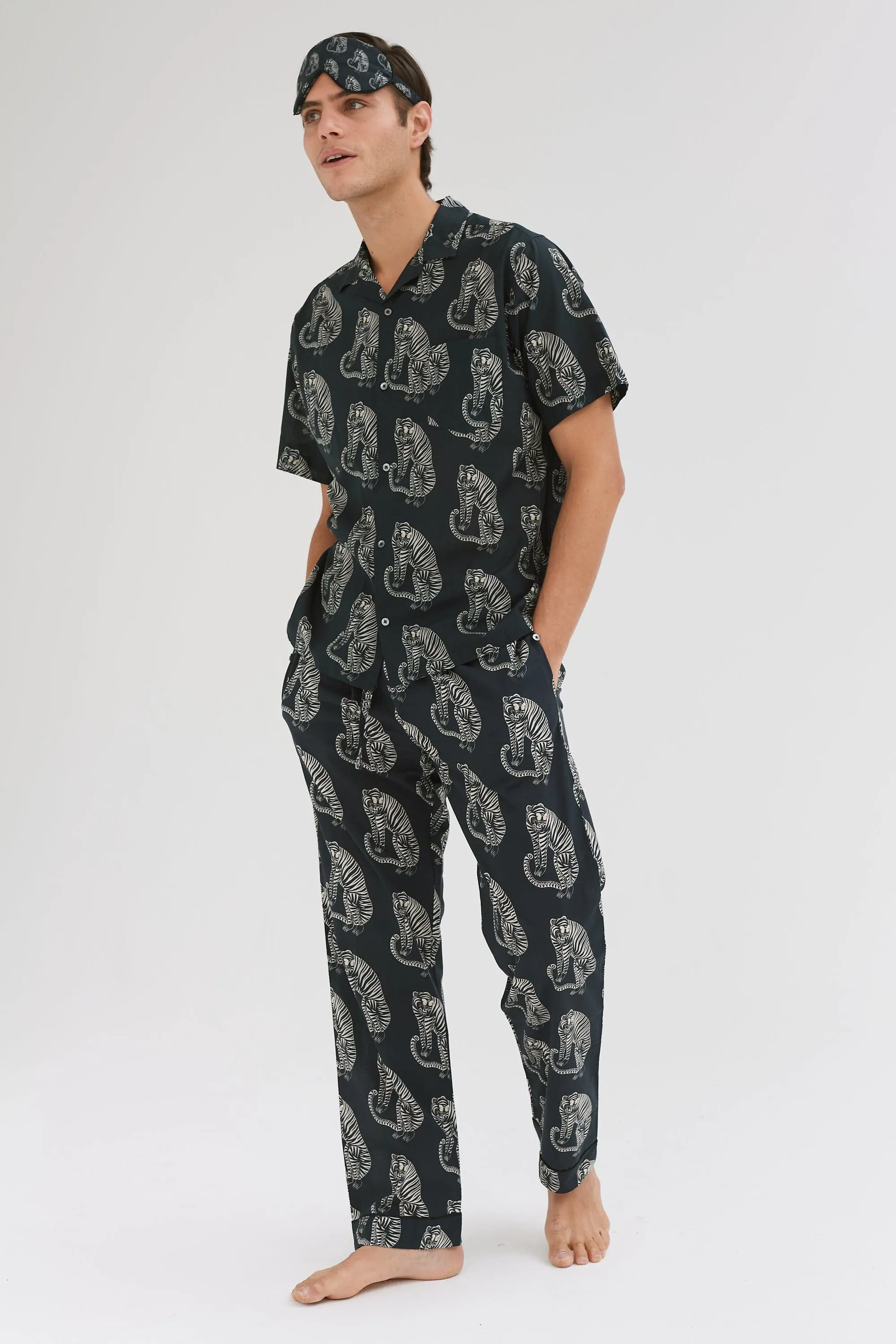The Men's Stretching Tiger Set sold by Desmond & Dempsey product image thumbnail 2