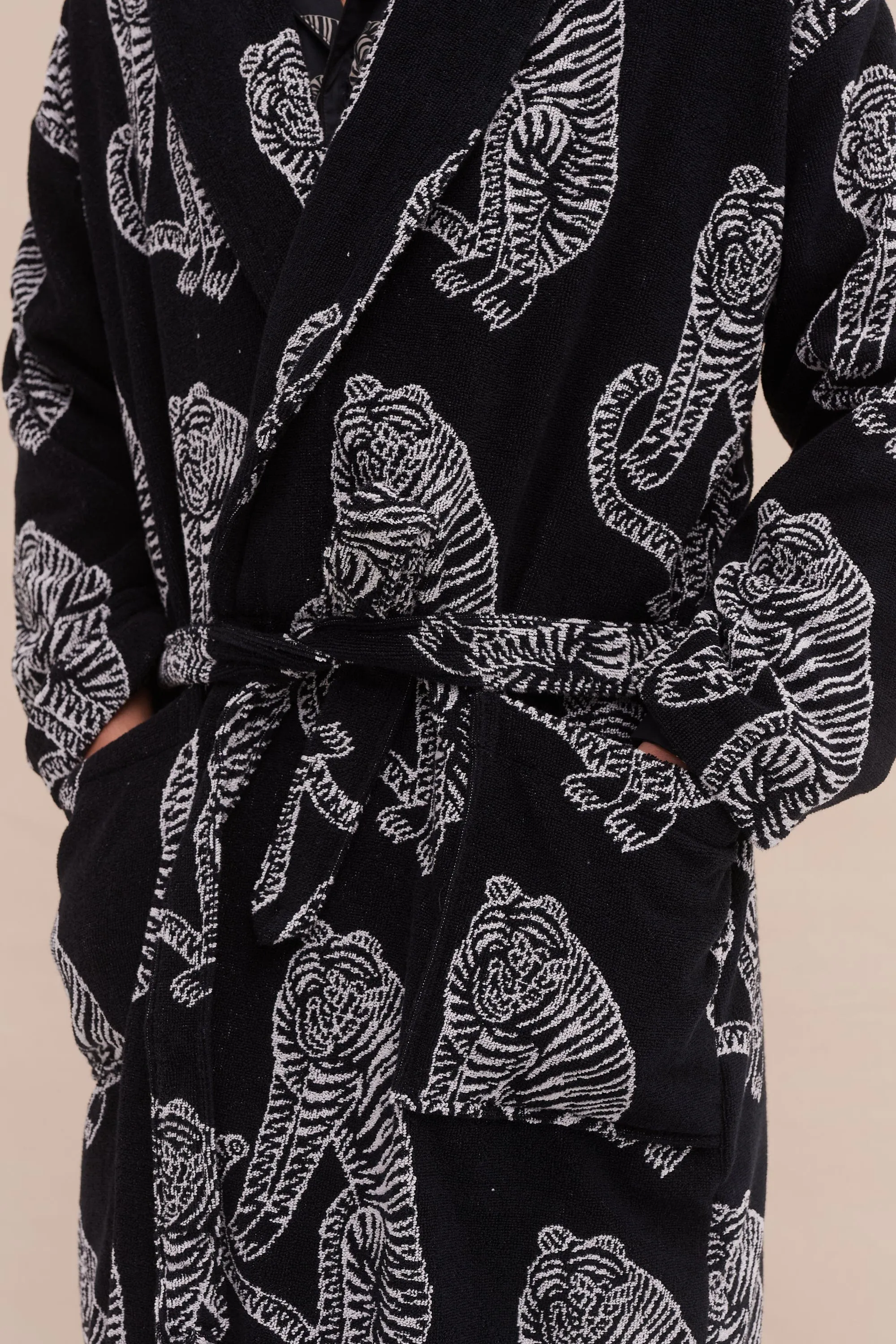 Unisex Towel Robe Sansindo Print Black Cream sold by Desmond & Dempsey product image thumbnail 5